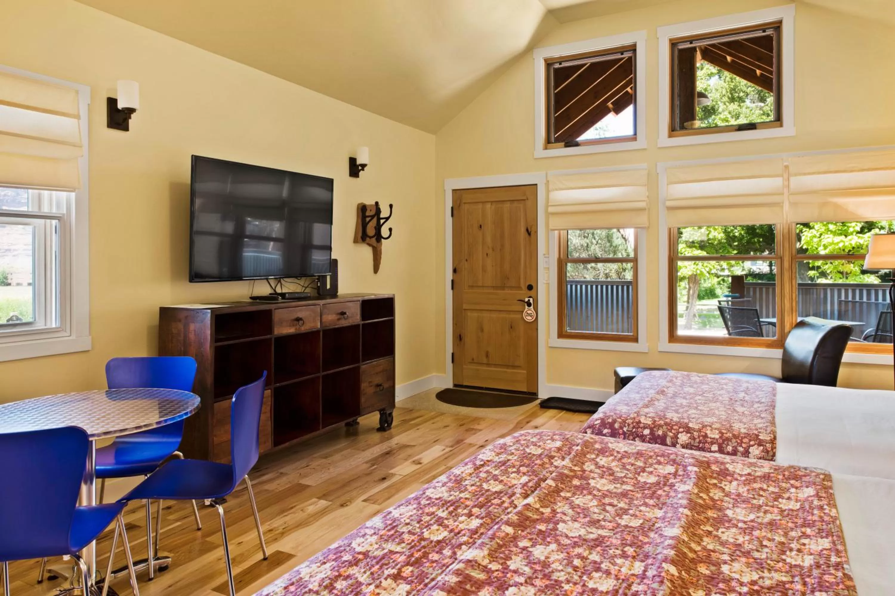 TV and multimedia, Bed in Moab Springs Ranch