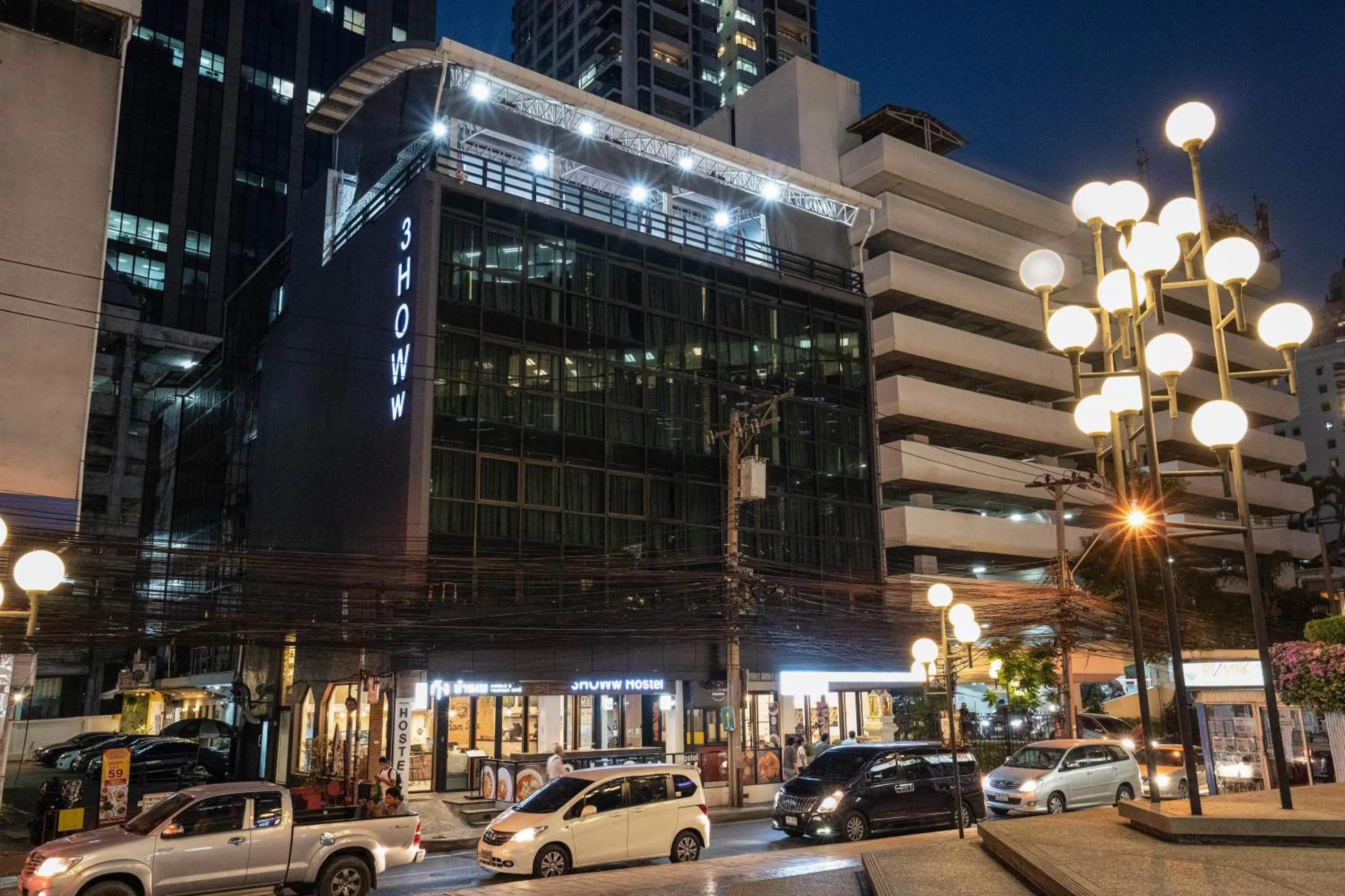 Facade/entrance in 3Howw Hostel @ Sukhumvit 21