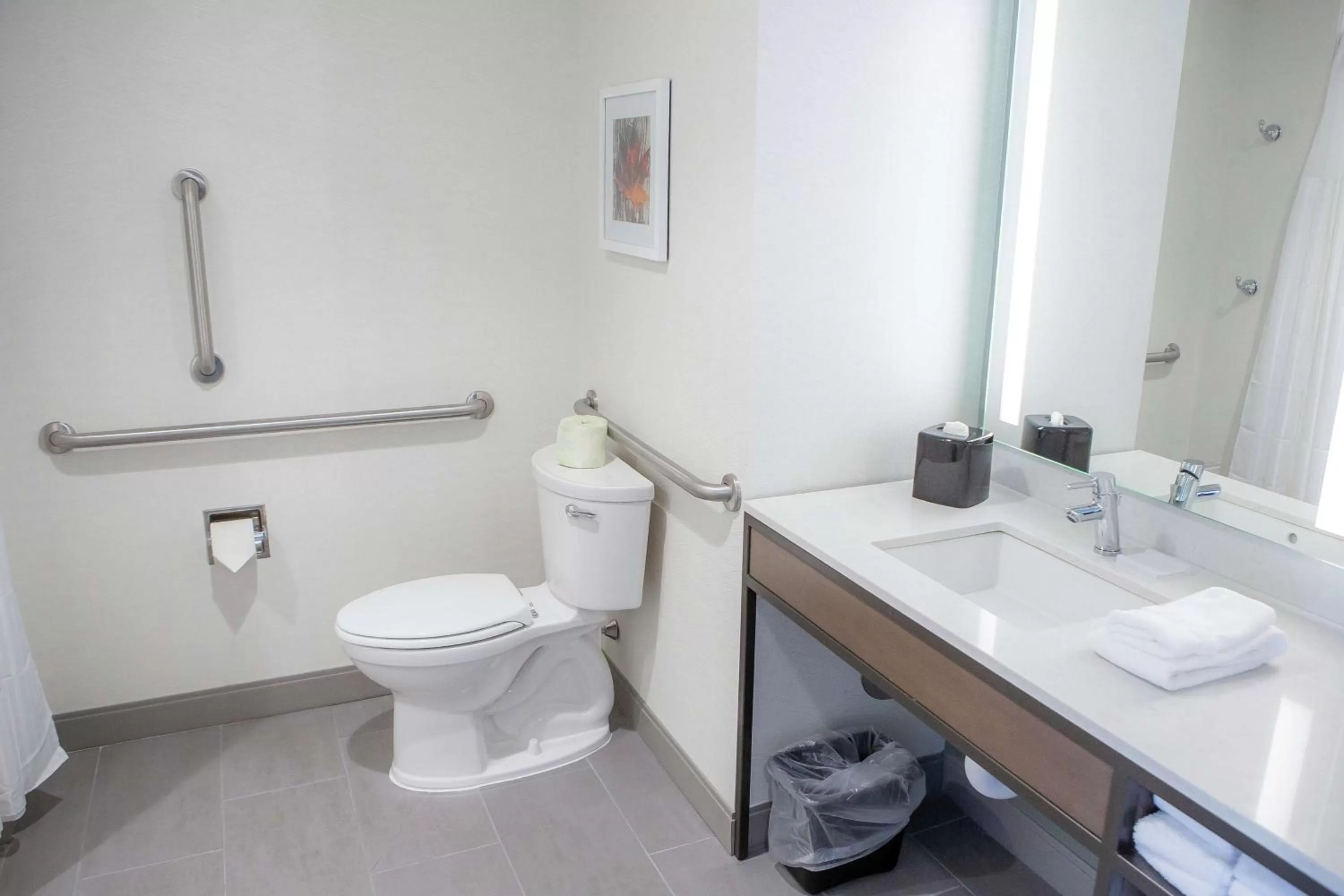 Bathroom in Hilton Garden Inn Corning Downtown