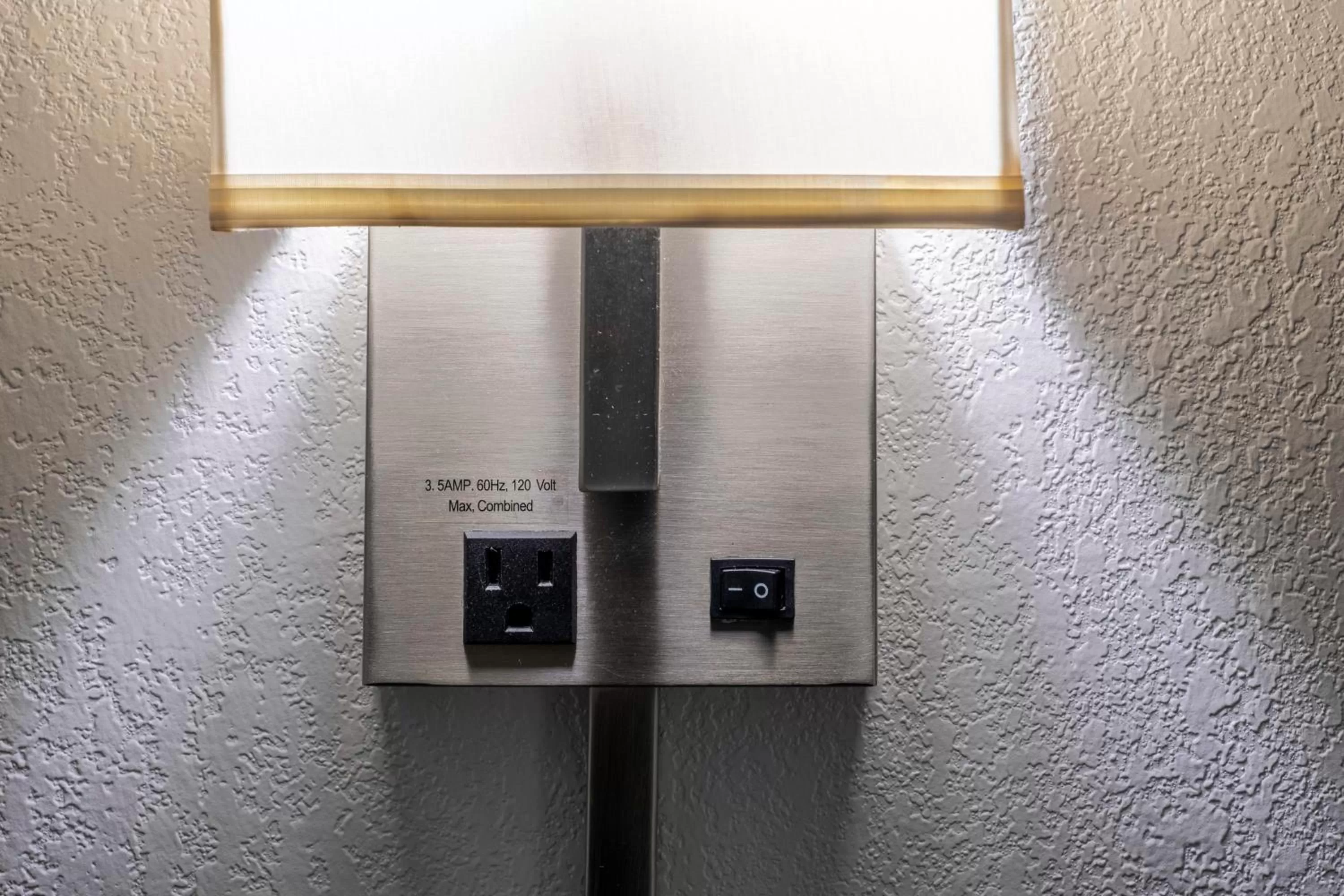 Photo of the whole room in HomeTown Inn by Red Roof East Syracuse