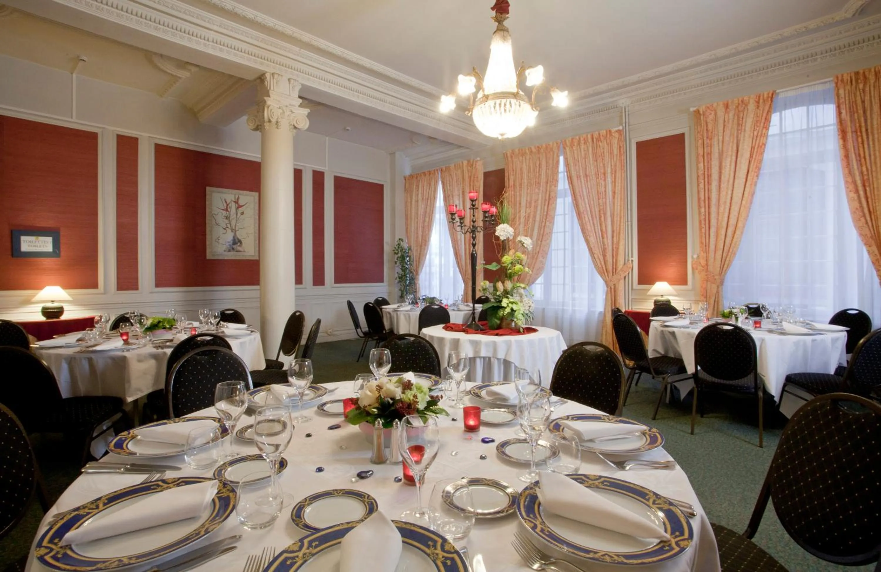 Restaurant/places to eat in Logis Le Midland