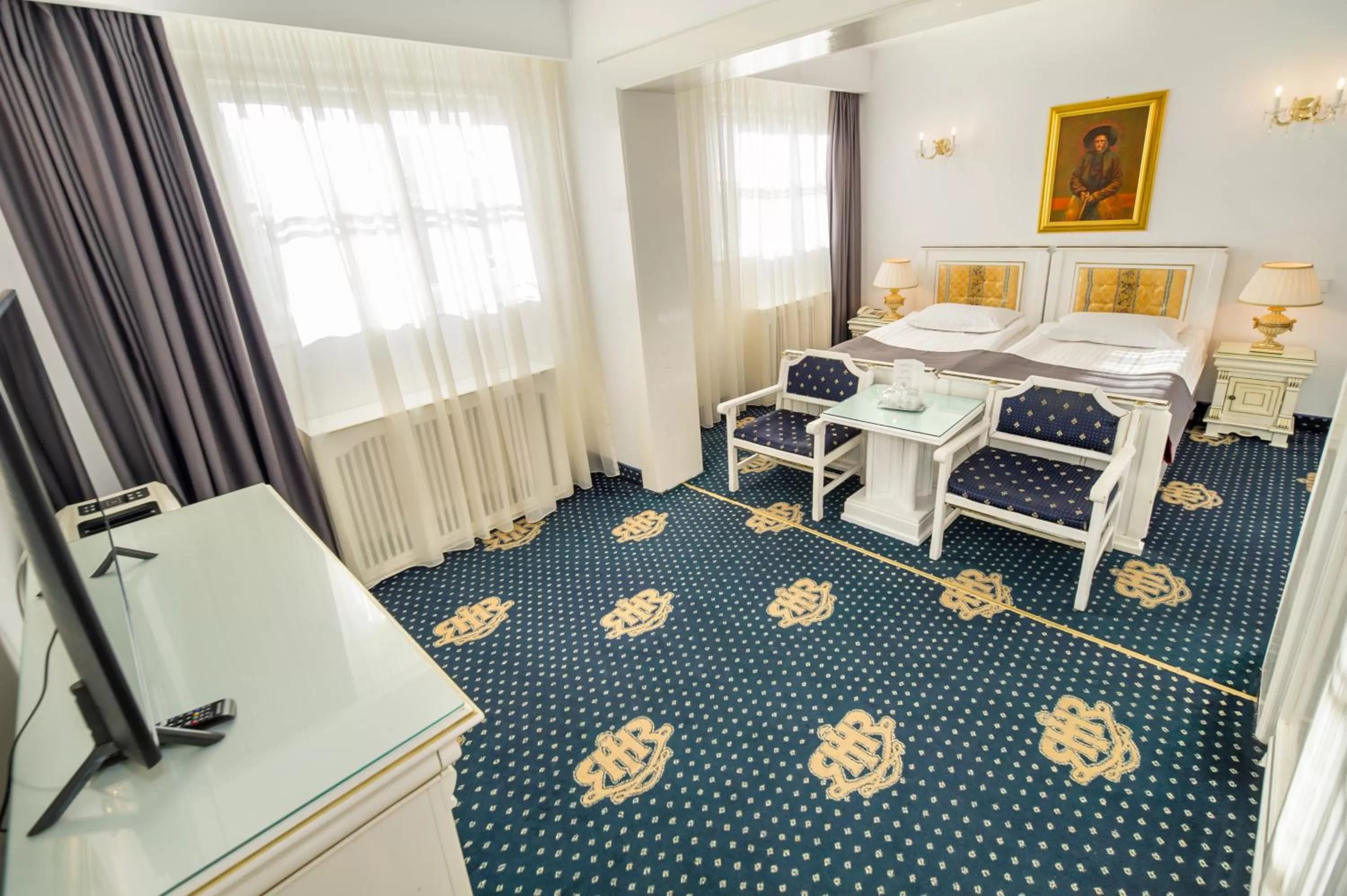 Photo of the whole room, Bed in Hotel Imparatul Romanilor Hotel & SPA