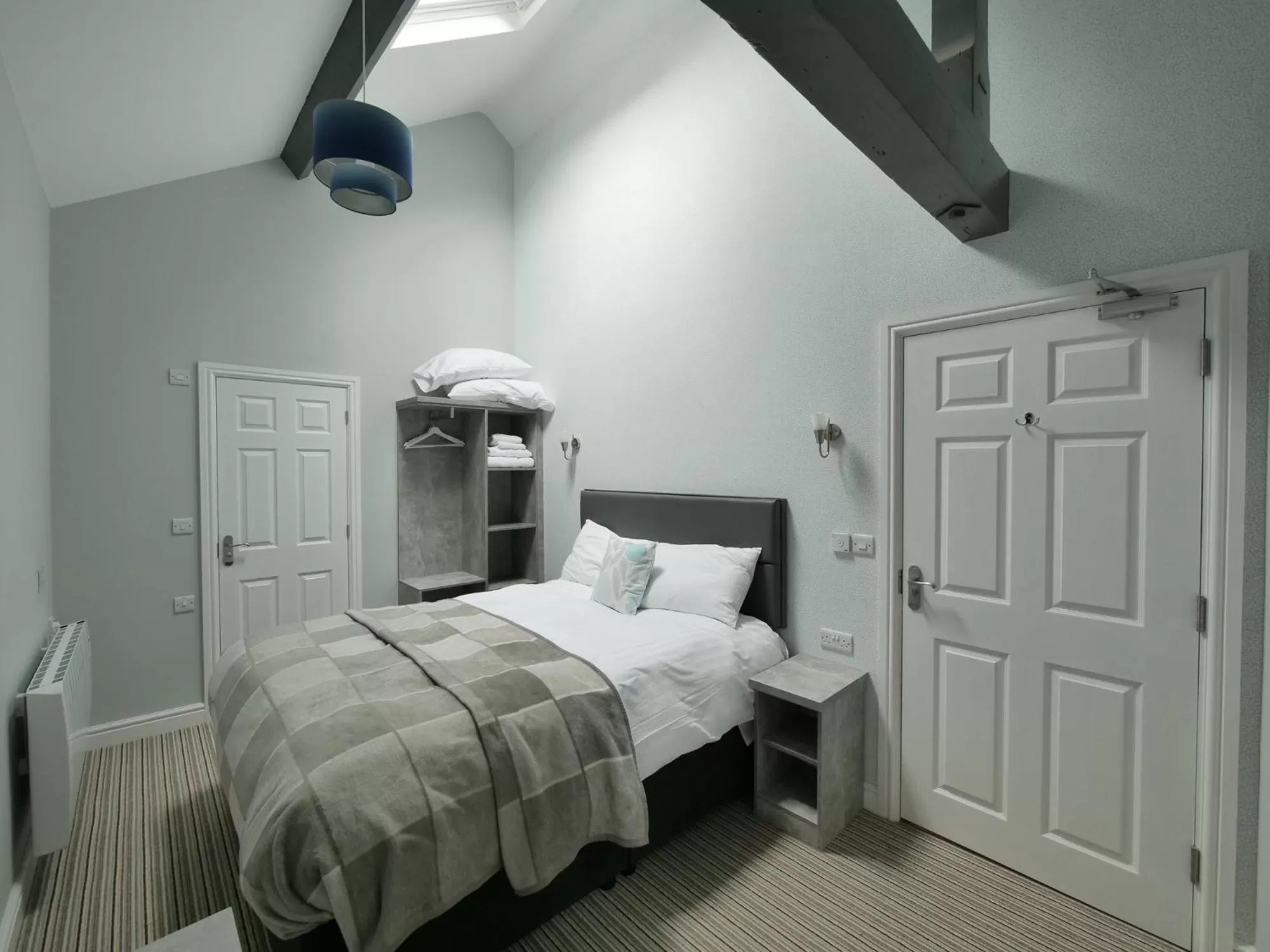 Bed in The Royal Hotel and Bar