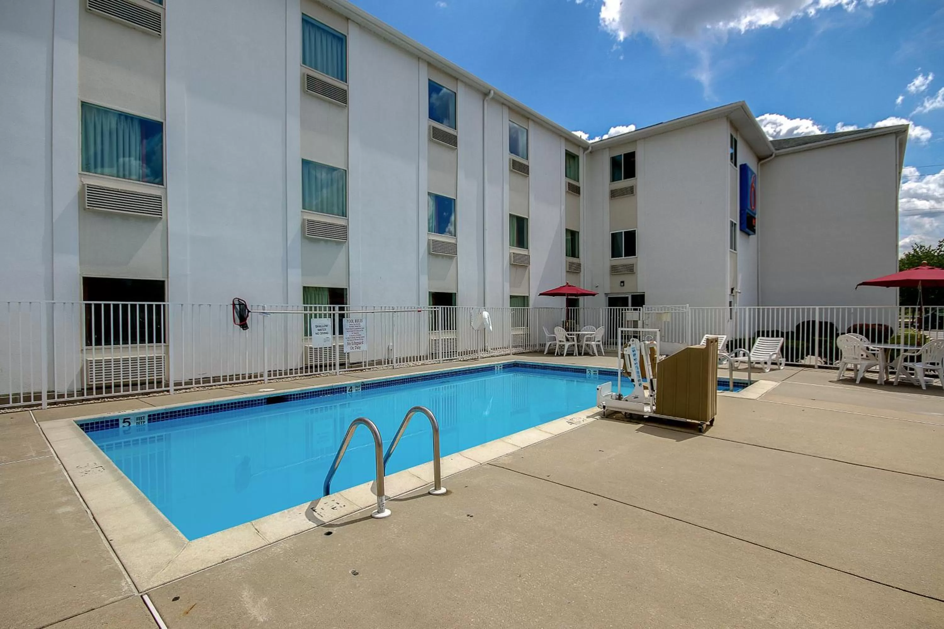 Swimming pool in Motel 6 King Of Prussia PA