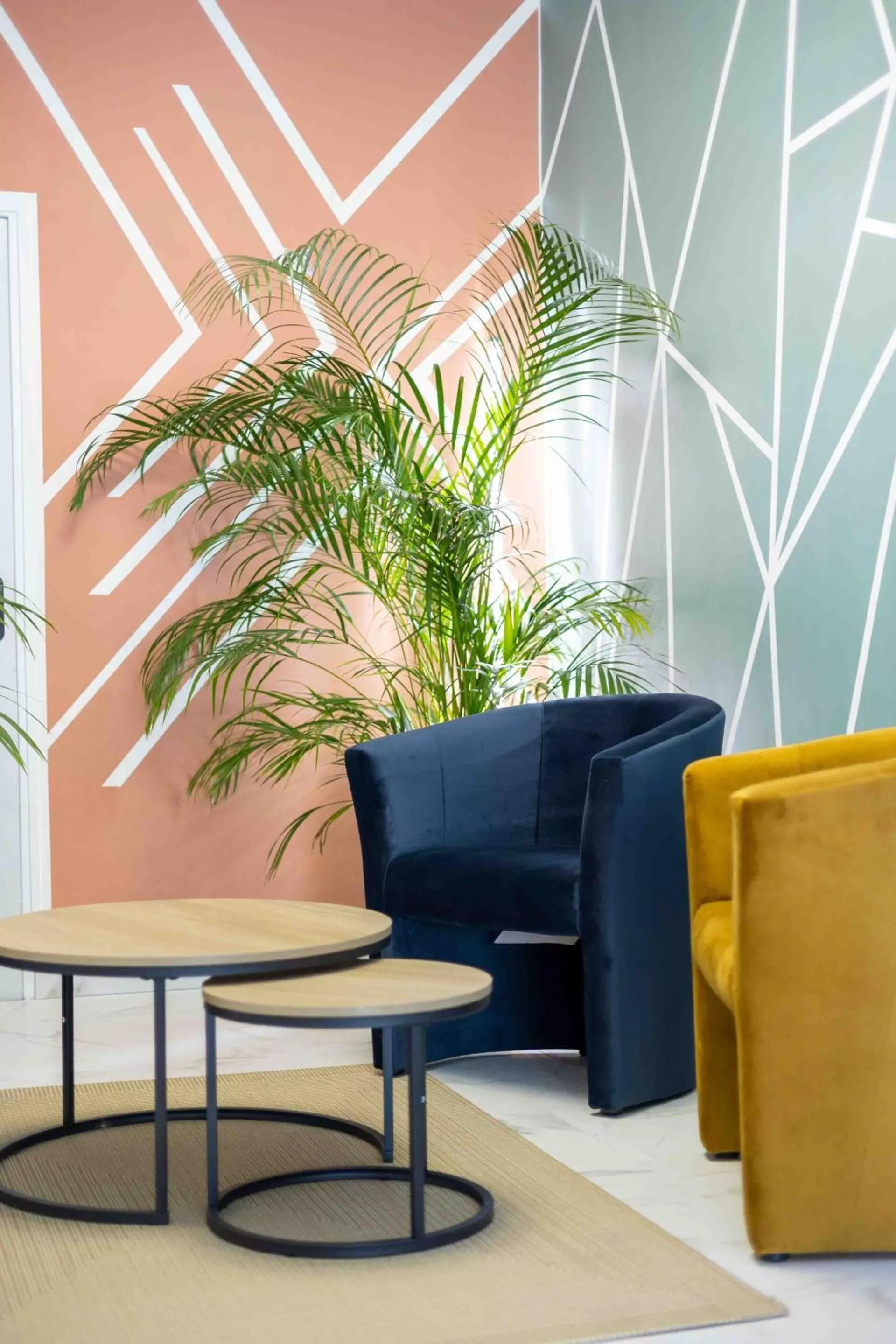 Lobby or reception in Hôtel Center Saint-Quentin Centre Gare