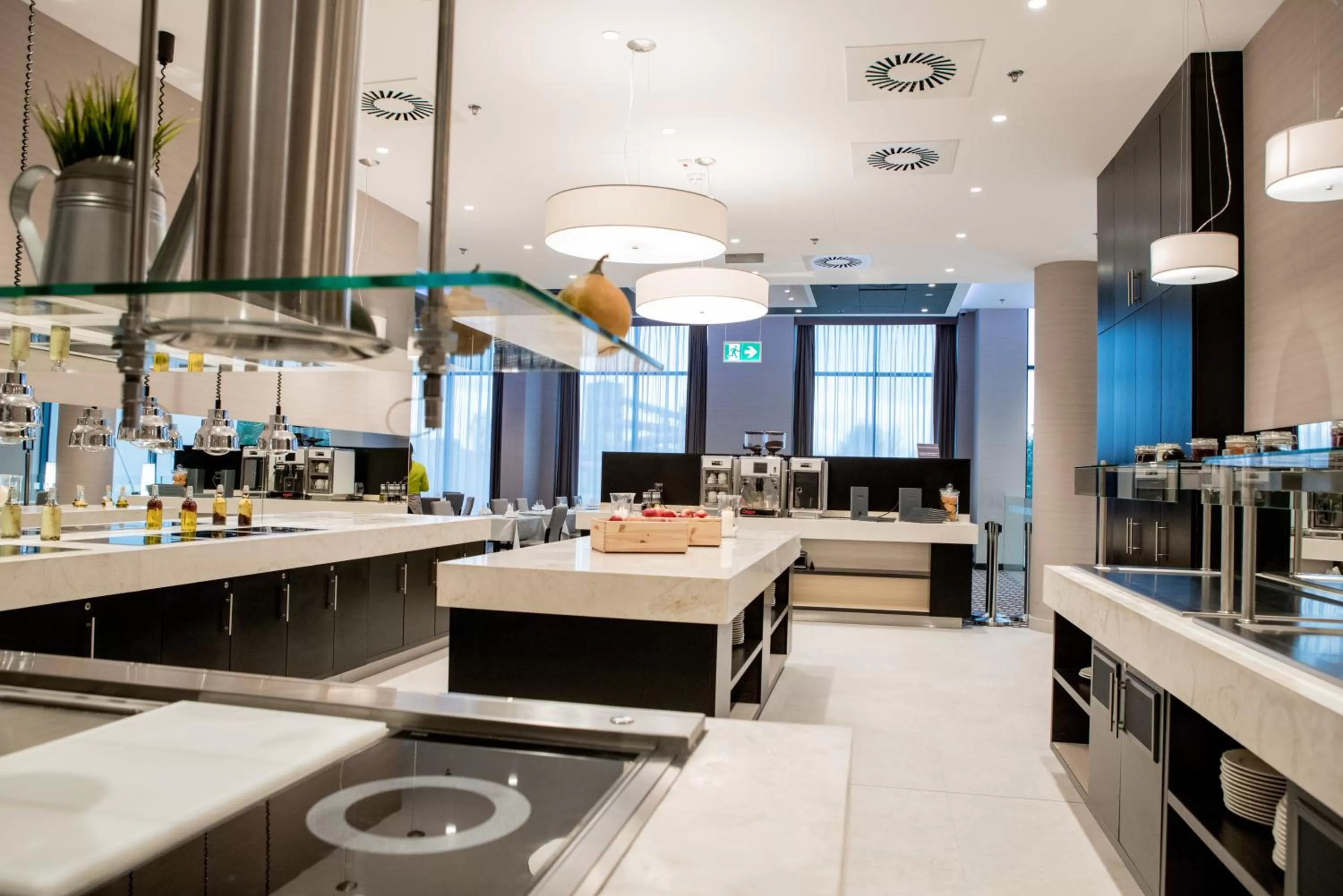 Restaurant/places to eat in Holiday Inn Dąbrowa Górnicza-Katowice by IHG