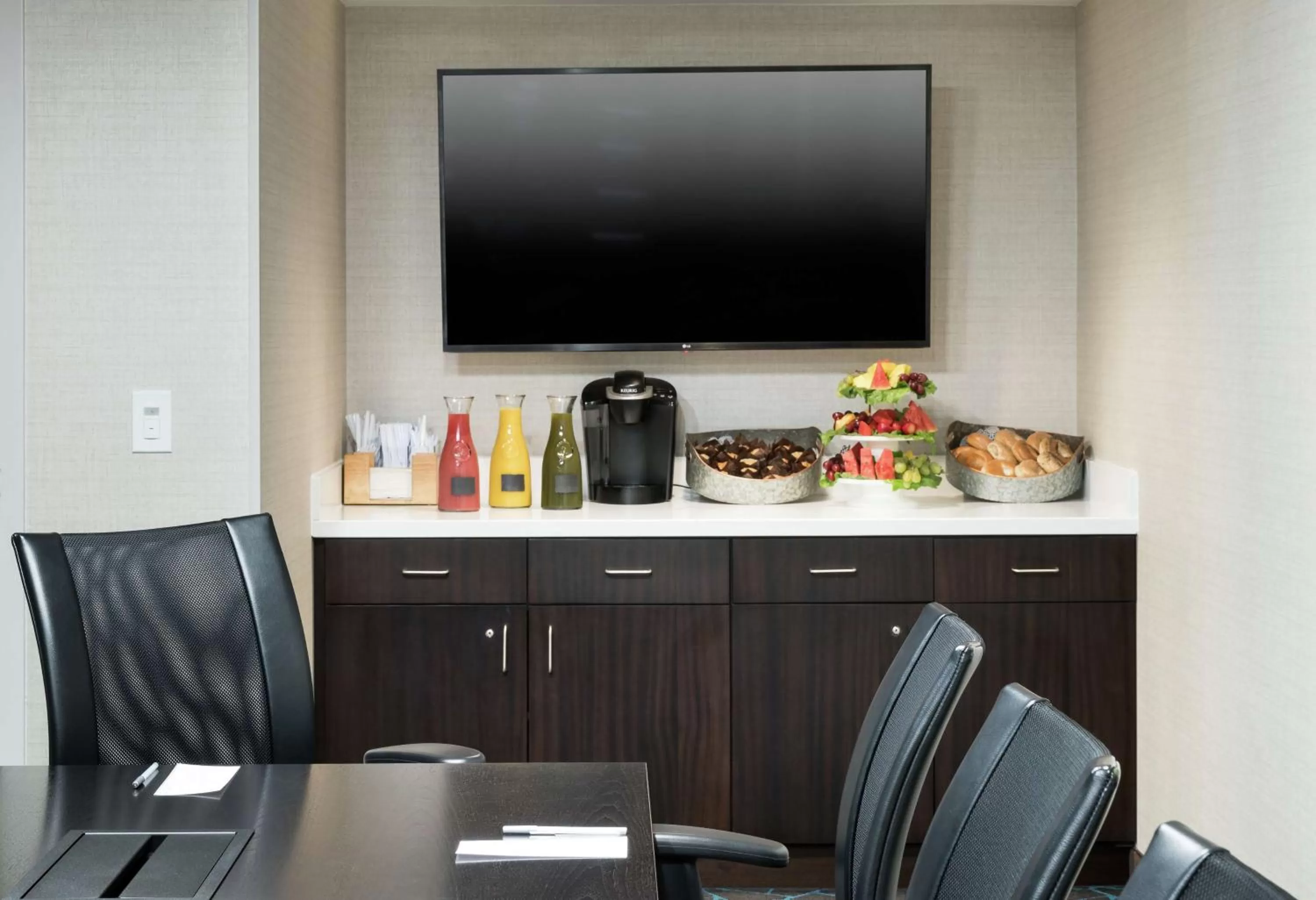 Meeting/conference room in Hampton Inn Los Angeles Santa Clarita