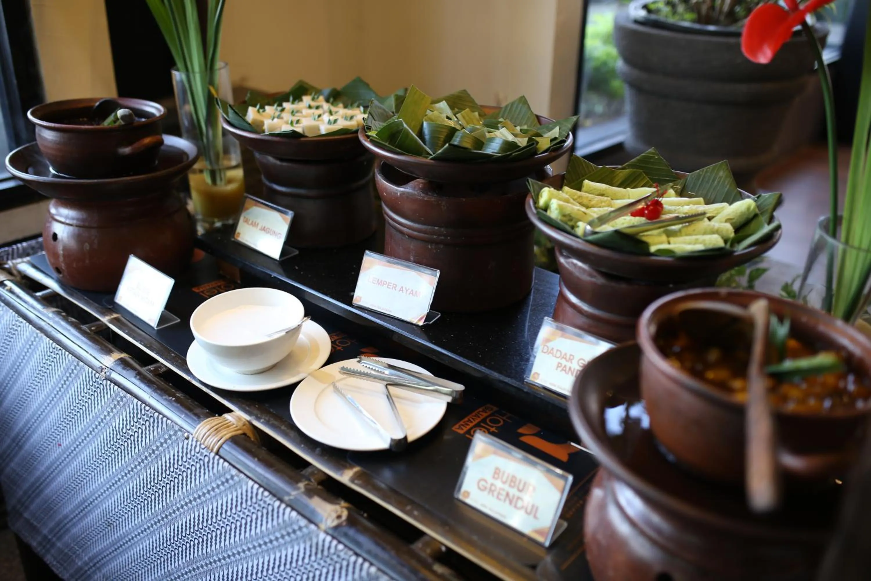 Breakfast in Aria Gajayana