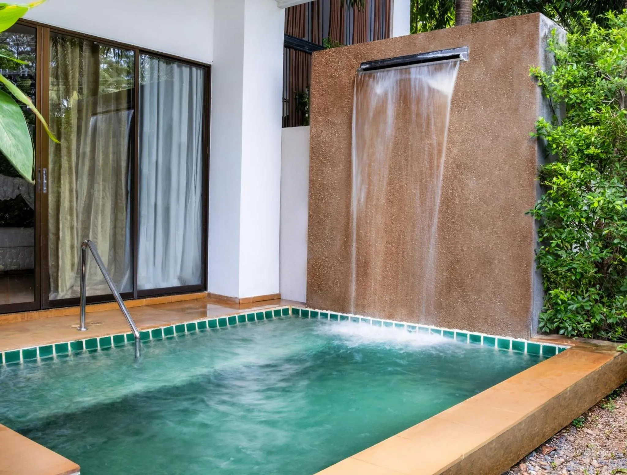 Photo of the whole room, Swimming Pool in Destination Resorts Phuket Karon Beach - SHA Extra Plus