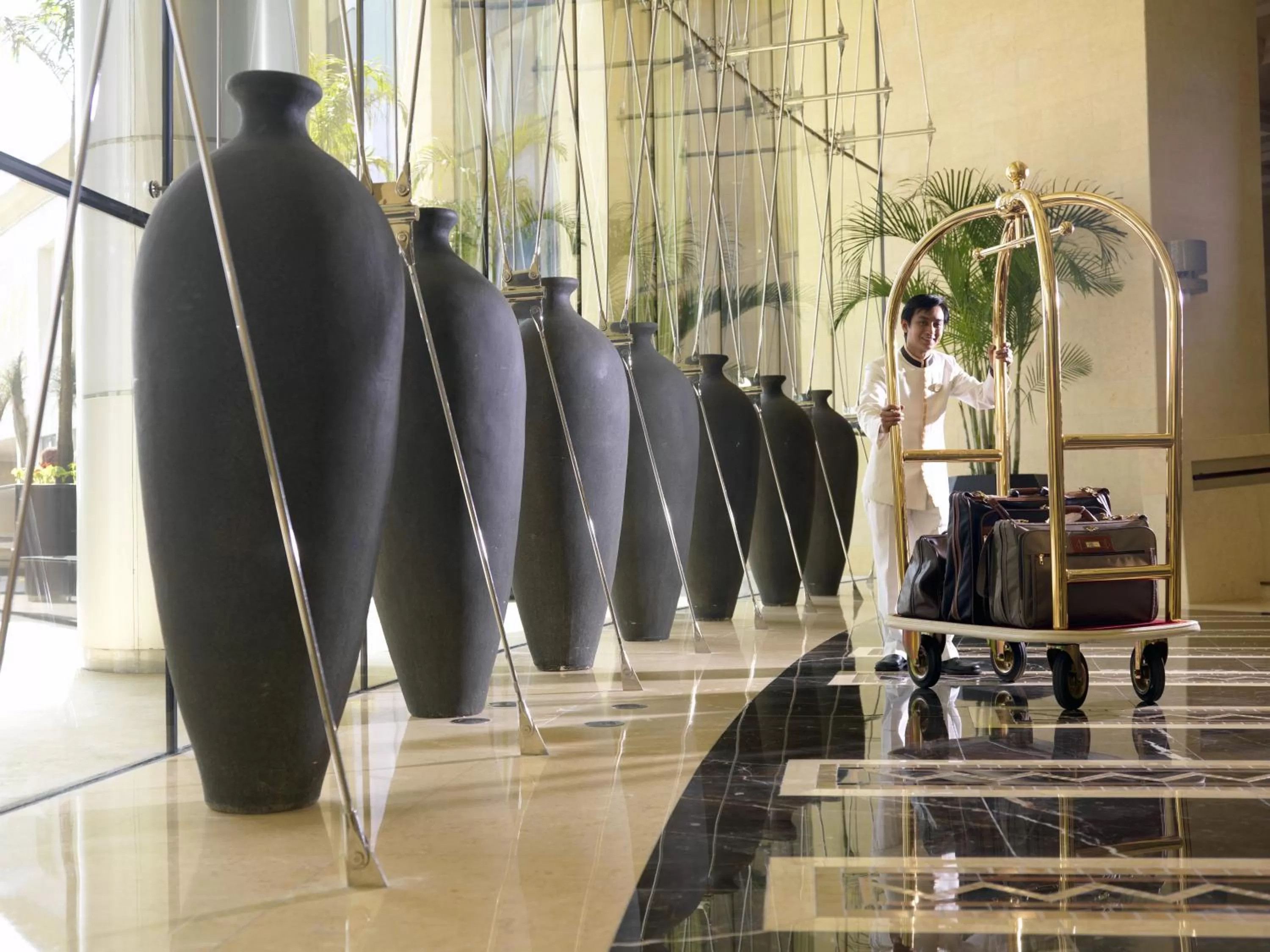 Lobby or reception in Raffles Dubai