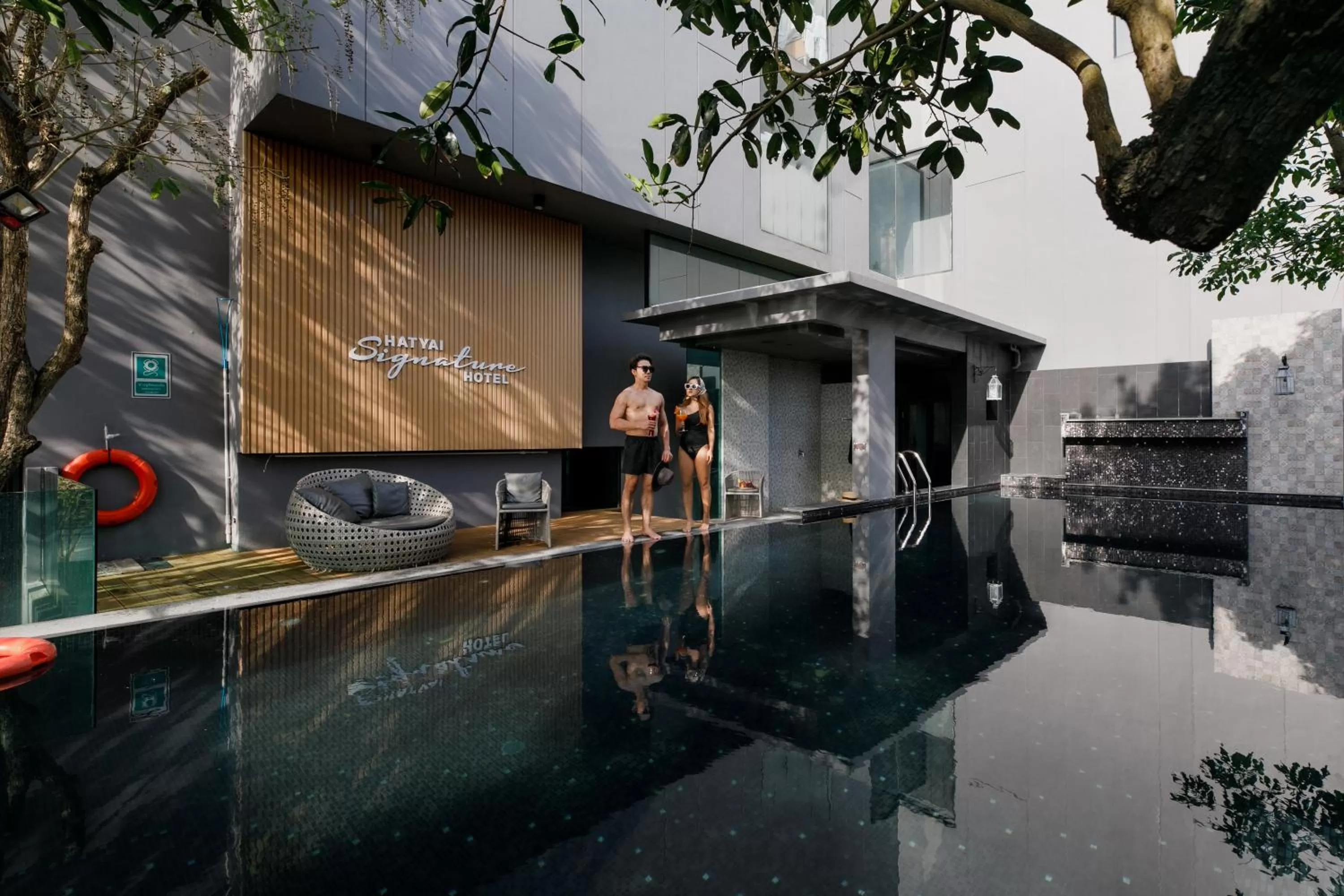 Swimming pool in Hatyai Signature Hotel