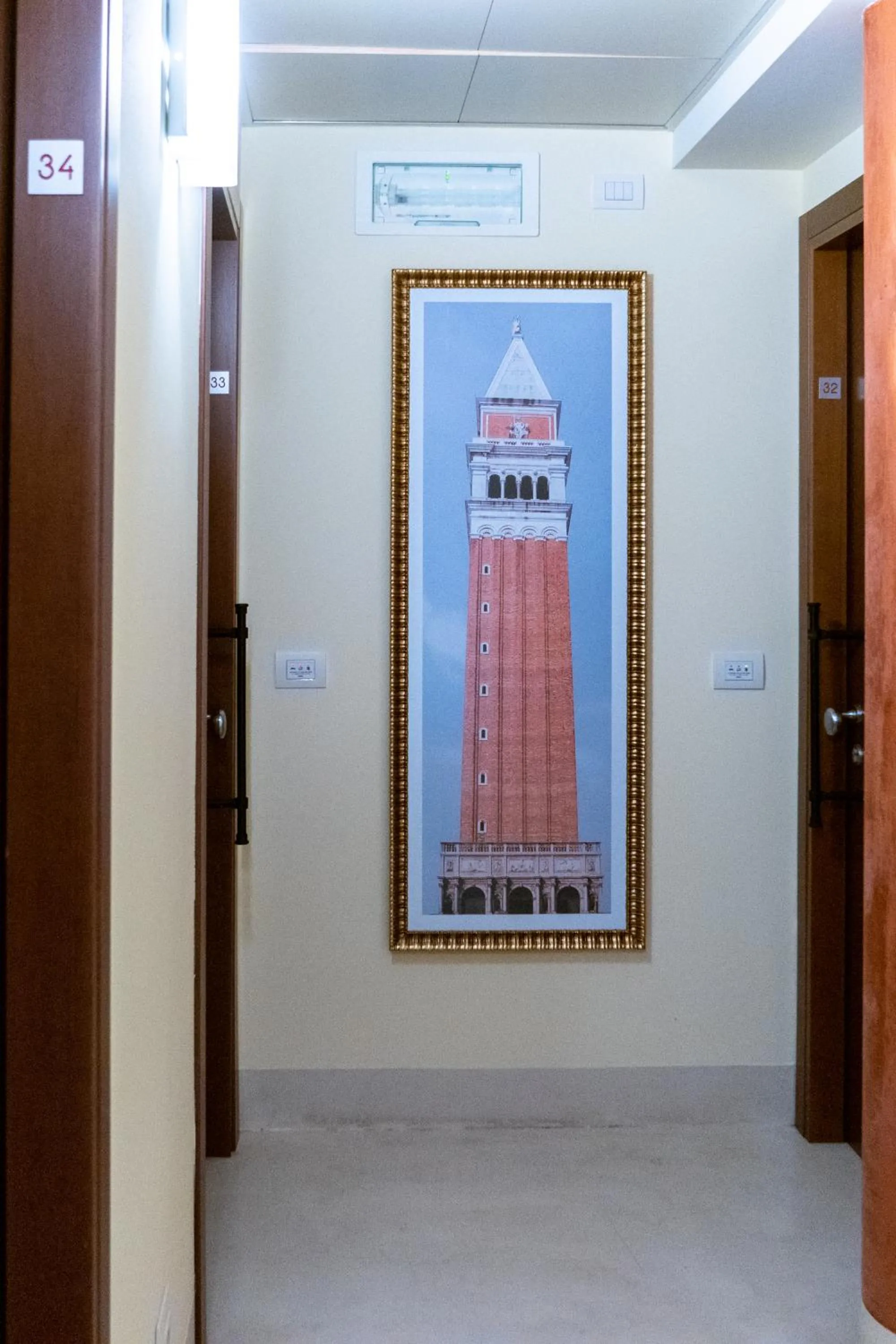 Decorative detail in Hotel Autoespresso Venice - Atika & Atif