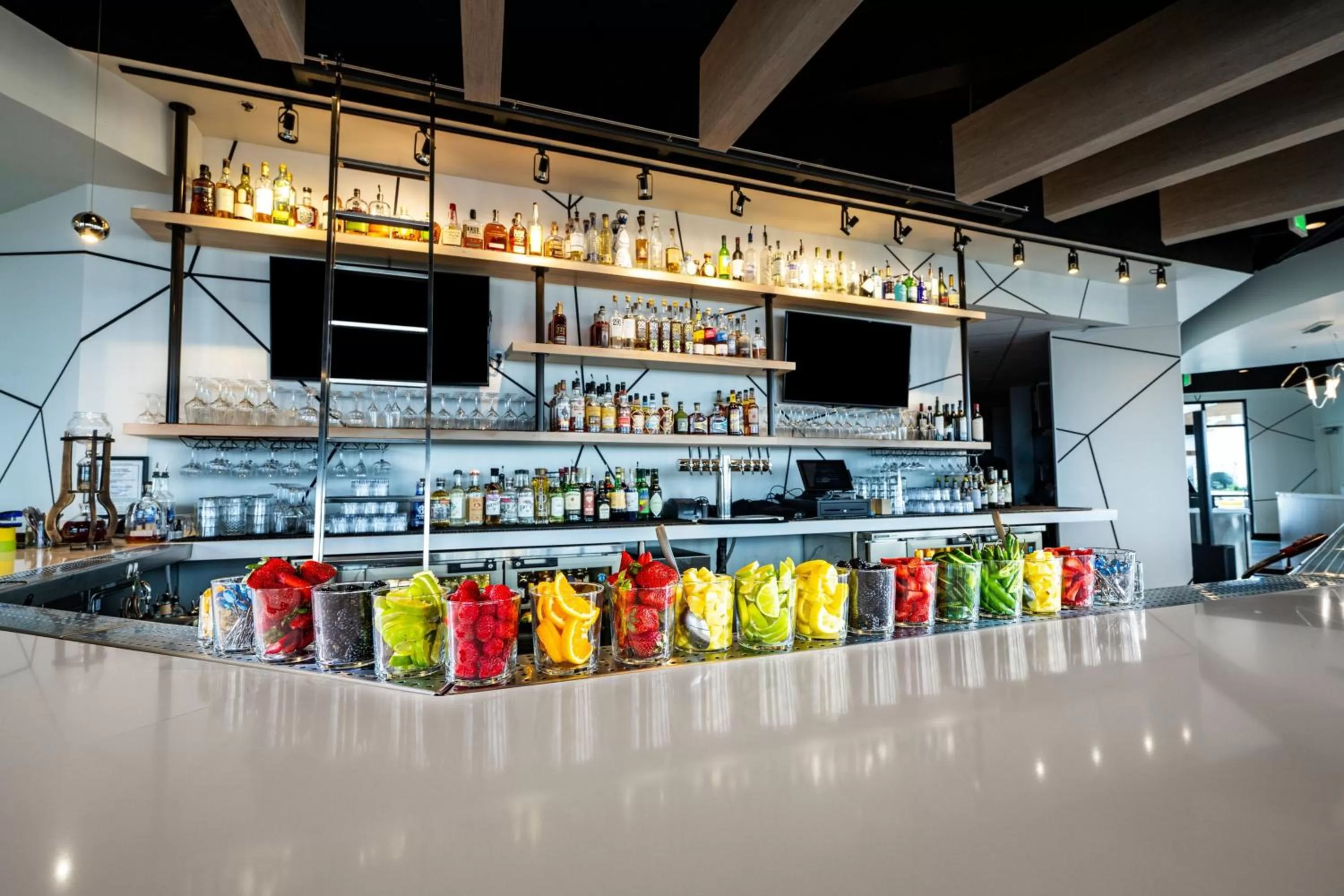 Lounge or bar in SpringHill Suites by Marriott Colorado Springs Downtown