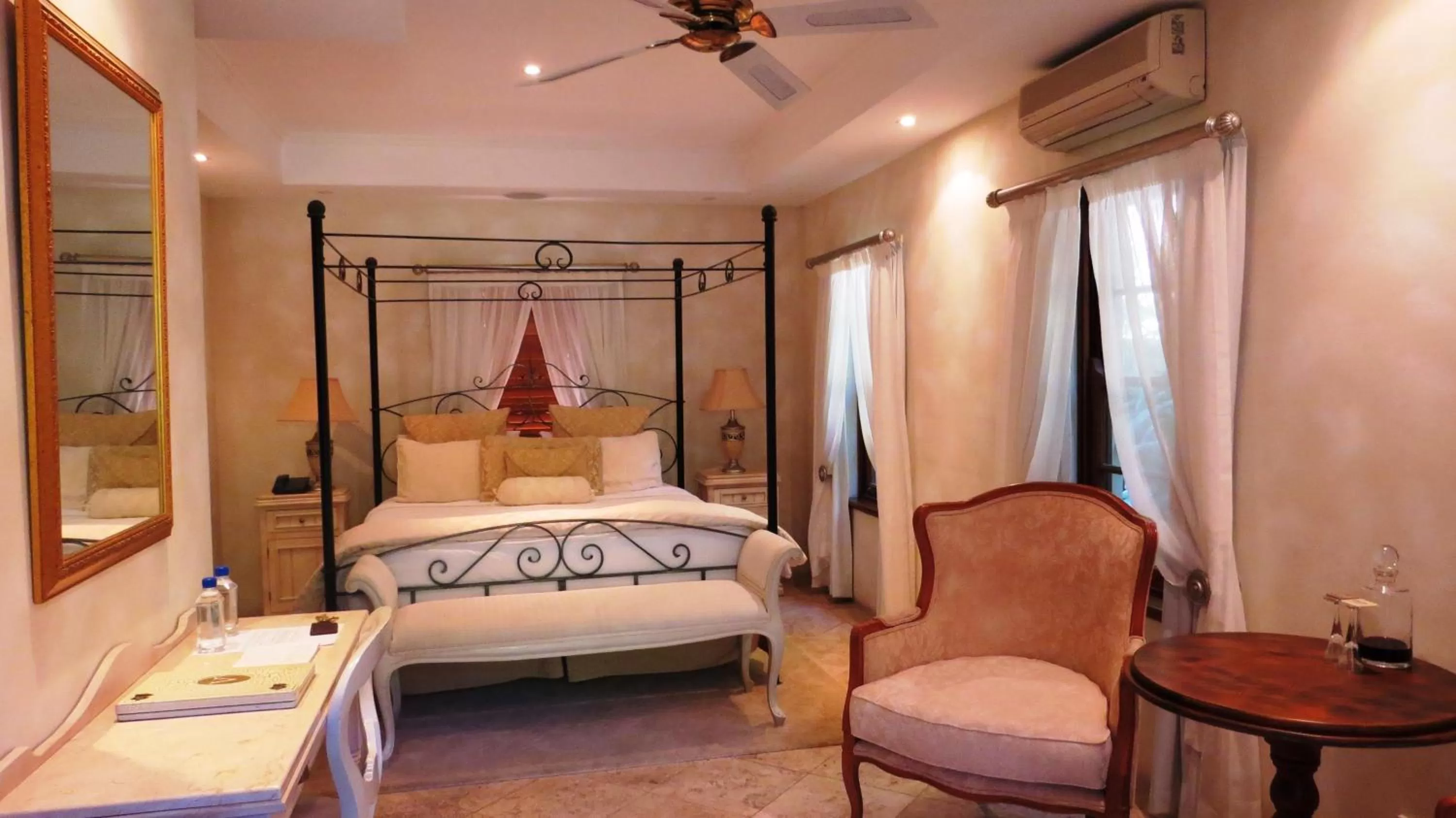 Day, Bed in Victoria's At Wategos