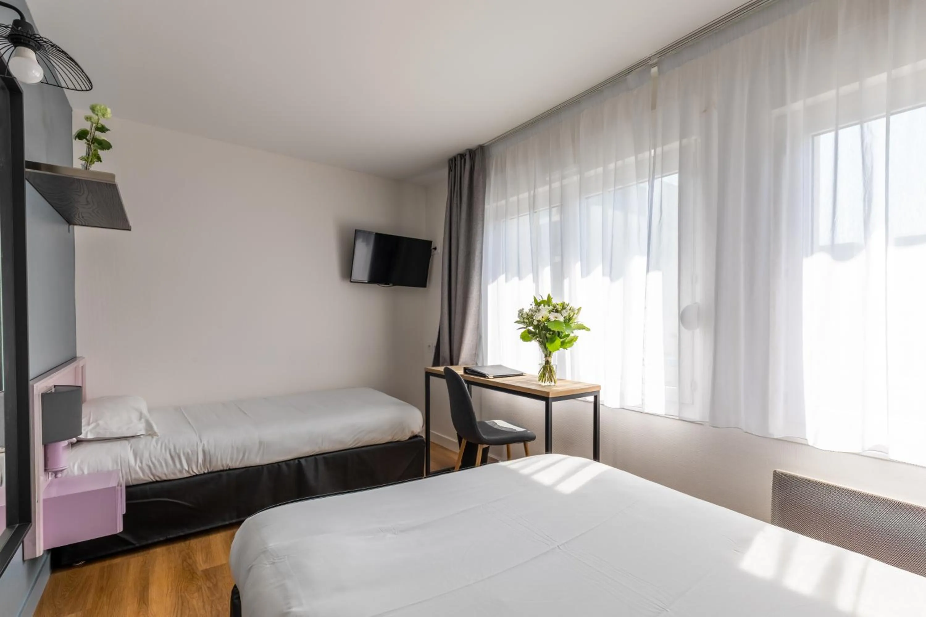 Bed in Atlantic Hotel Rennes Centre Gare