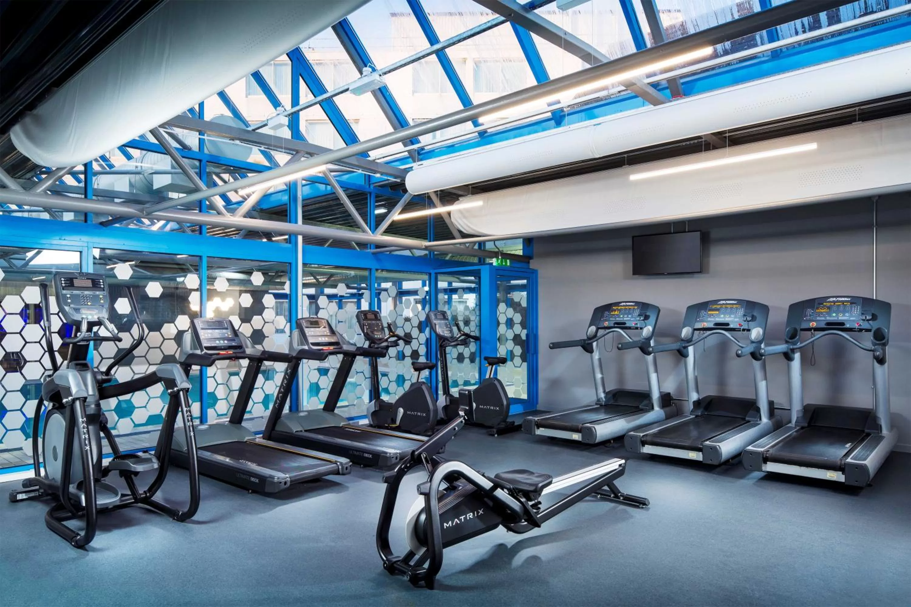 Fitness centre/facilities in Radisson Hotel and Conference Centre London Heathrow