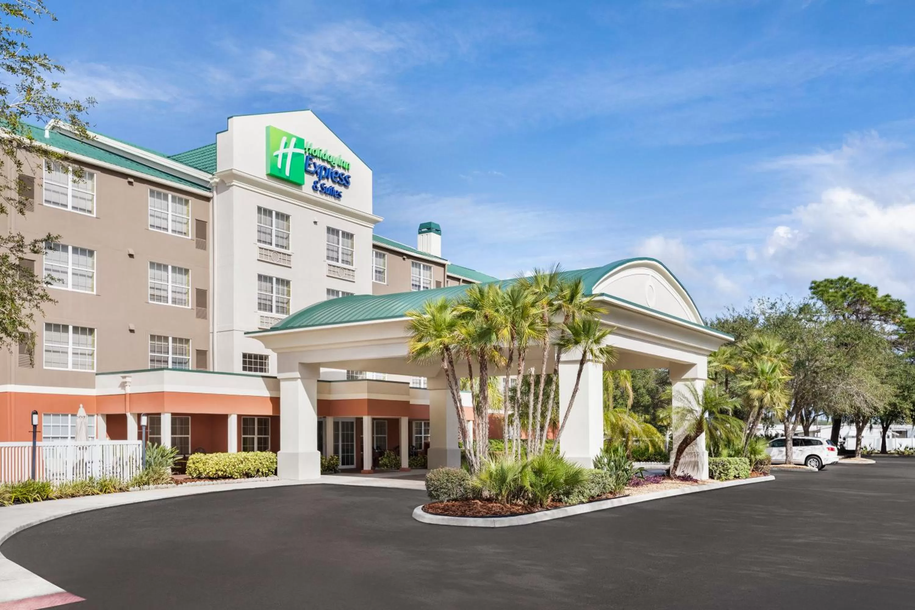 Property building in Holiday Inn Express & Suites Sarasota East by IHG