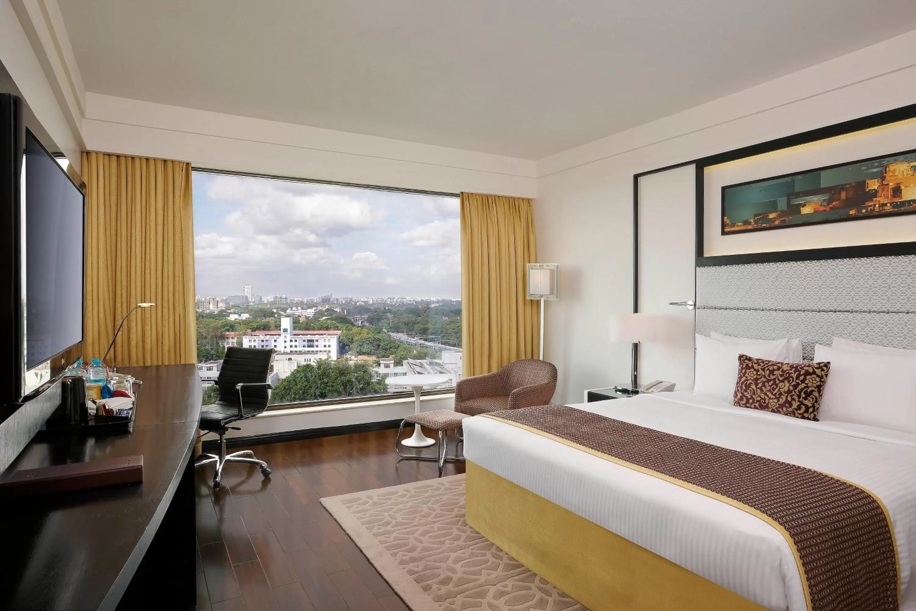 Photo of the whole room, Bed in Crowne Plaza Pune City Centre by IHG
