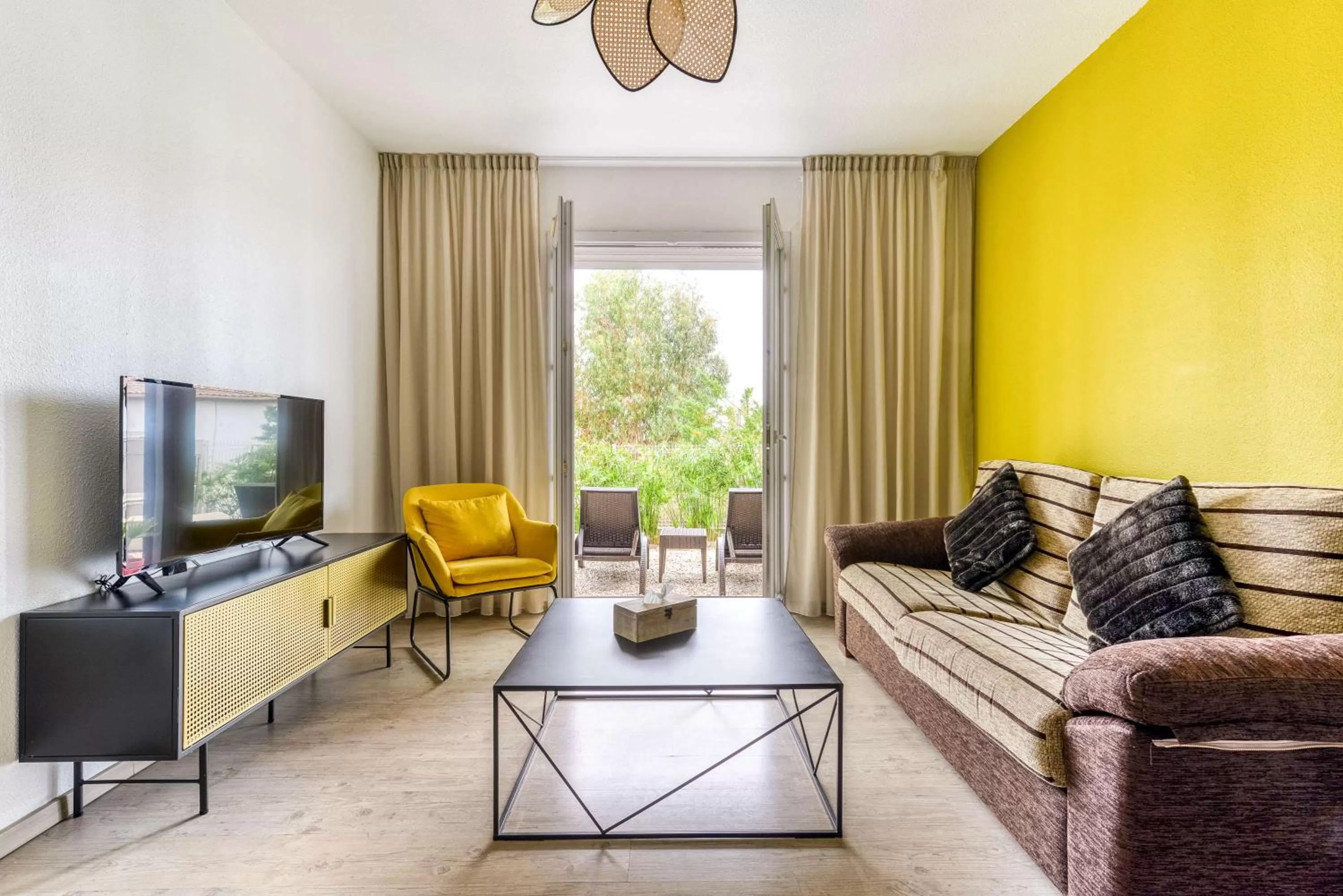 Bedroom in Sure Hotel by Best Western Beziers Le Monestie