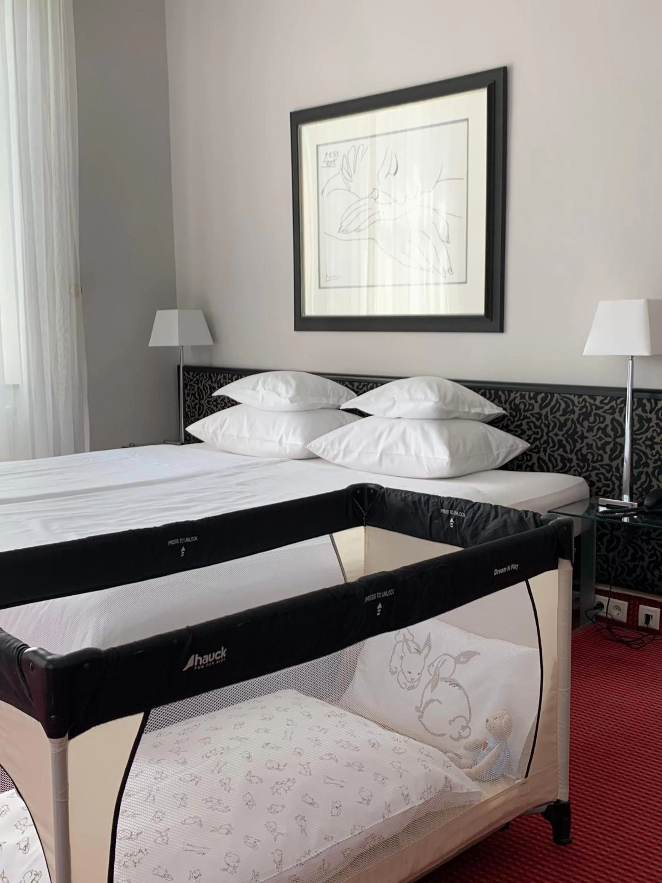 cot, Bed in Hotel Bamberger Hof Bellevue