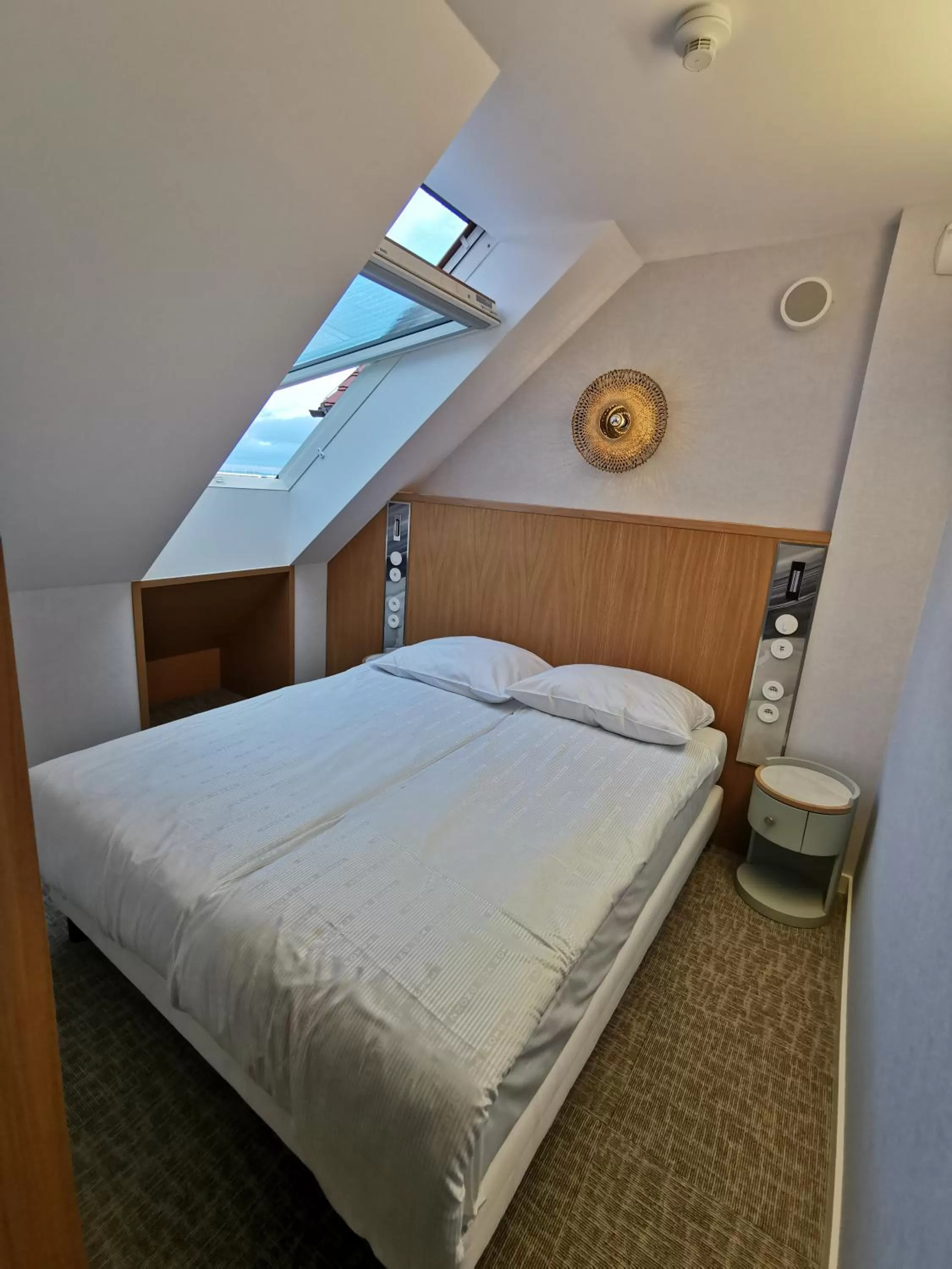 Bed in Hotel Zhong Hua