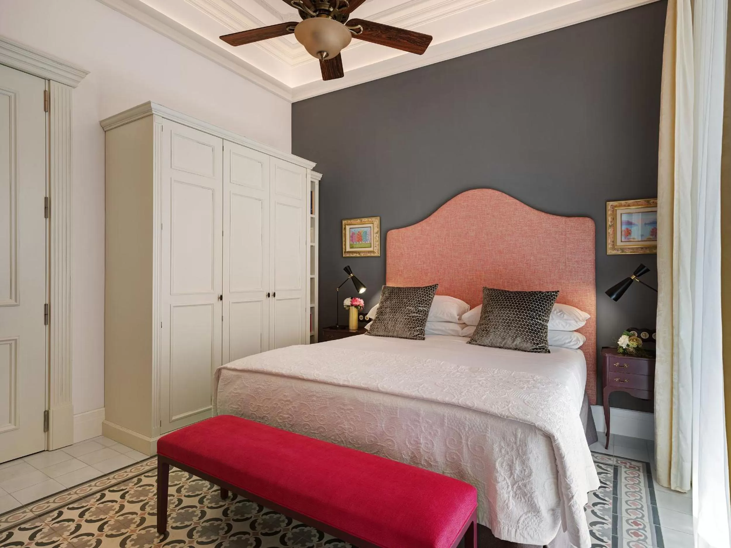 Photo of the whole room, Bed in Hotel Gloria de Sant Jaume