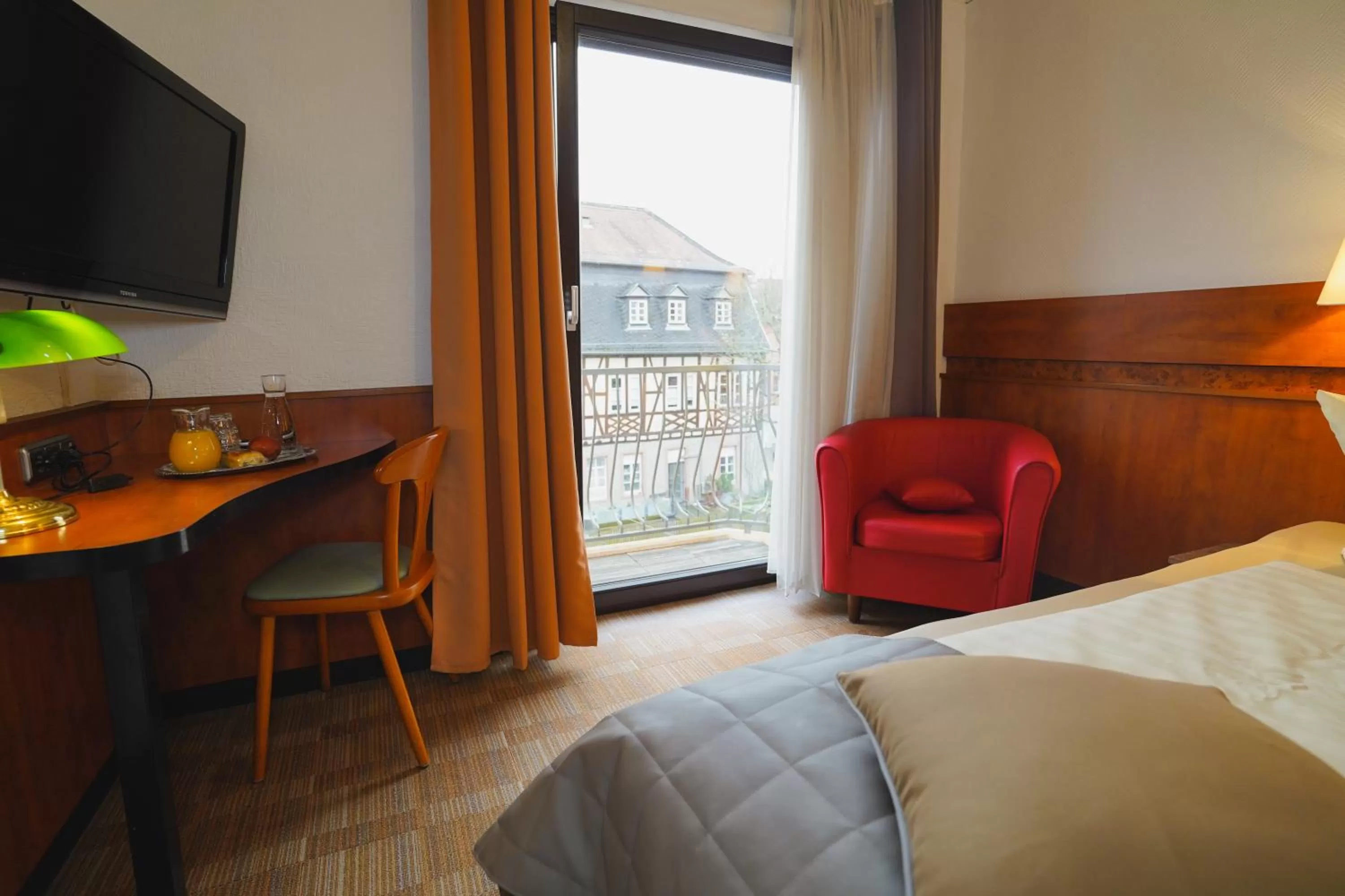 TV/Entertainment Center in Gästehaus Präsenzhof