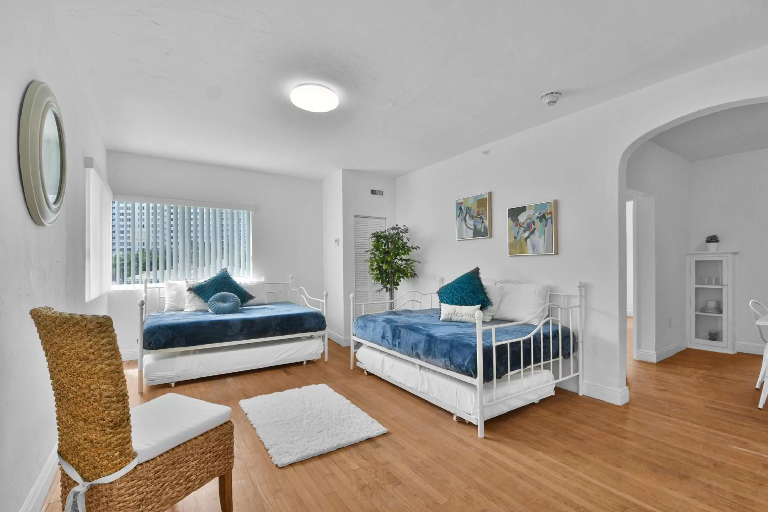 Deluxe Apartment in West Deco