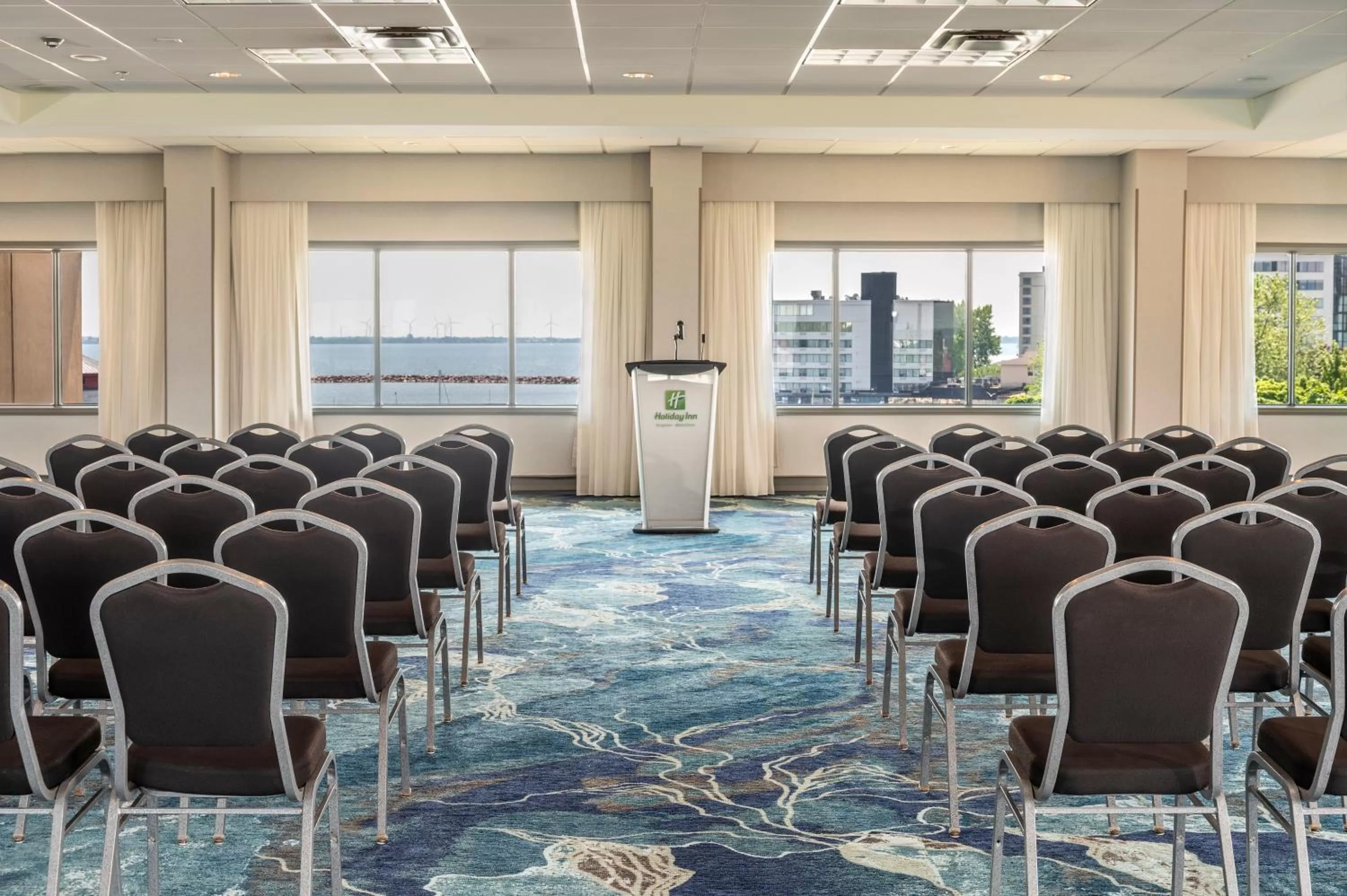 Meeting/conference room in Holiday Inn Kingston - Waterfront by IHG