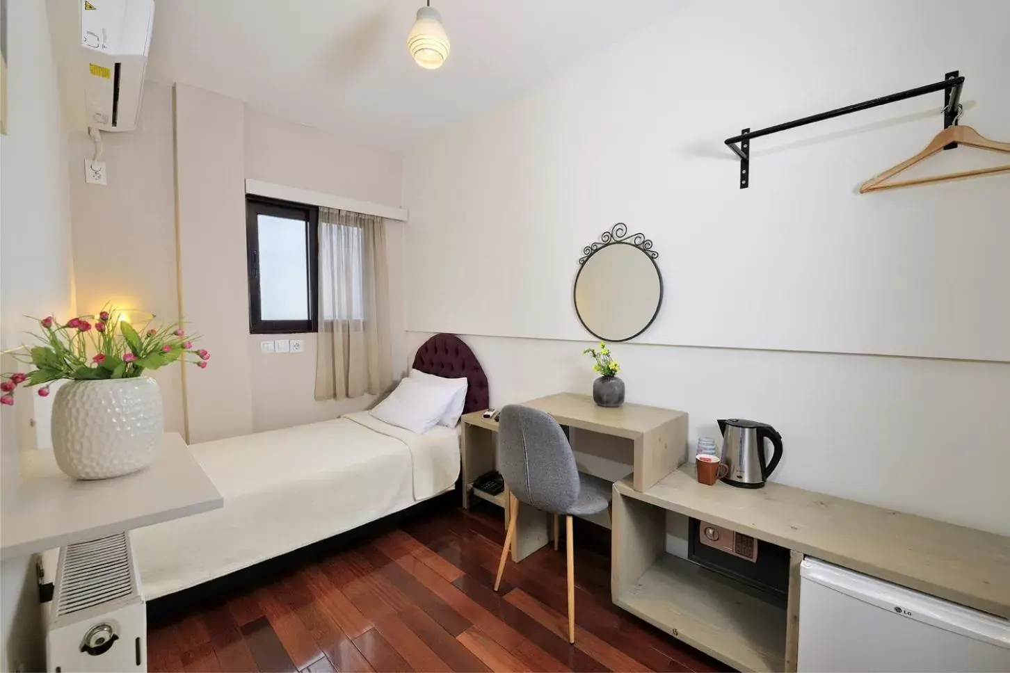 Economy Single Room in Dryades & Orion Hotel Economy Single Room in Dryades & Orion Hotel