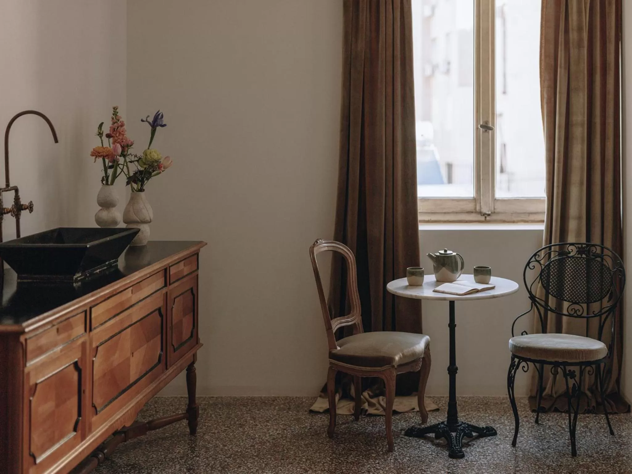 kitchen in Mona Athens