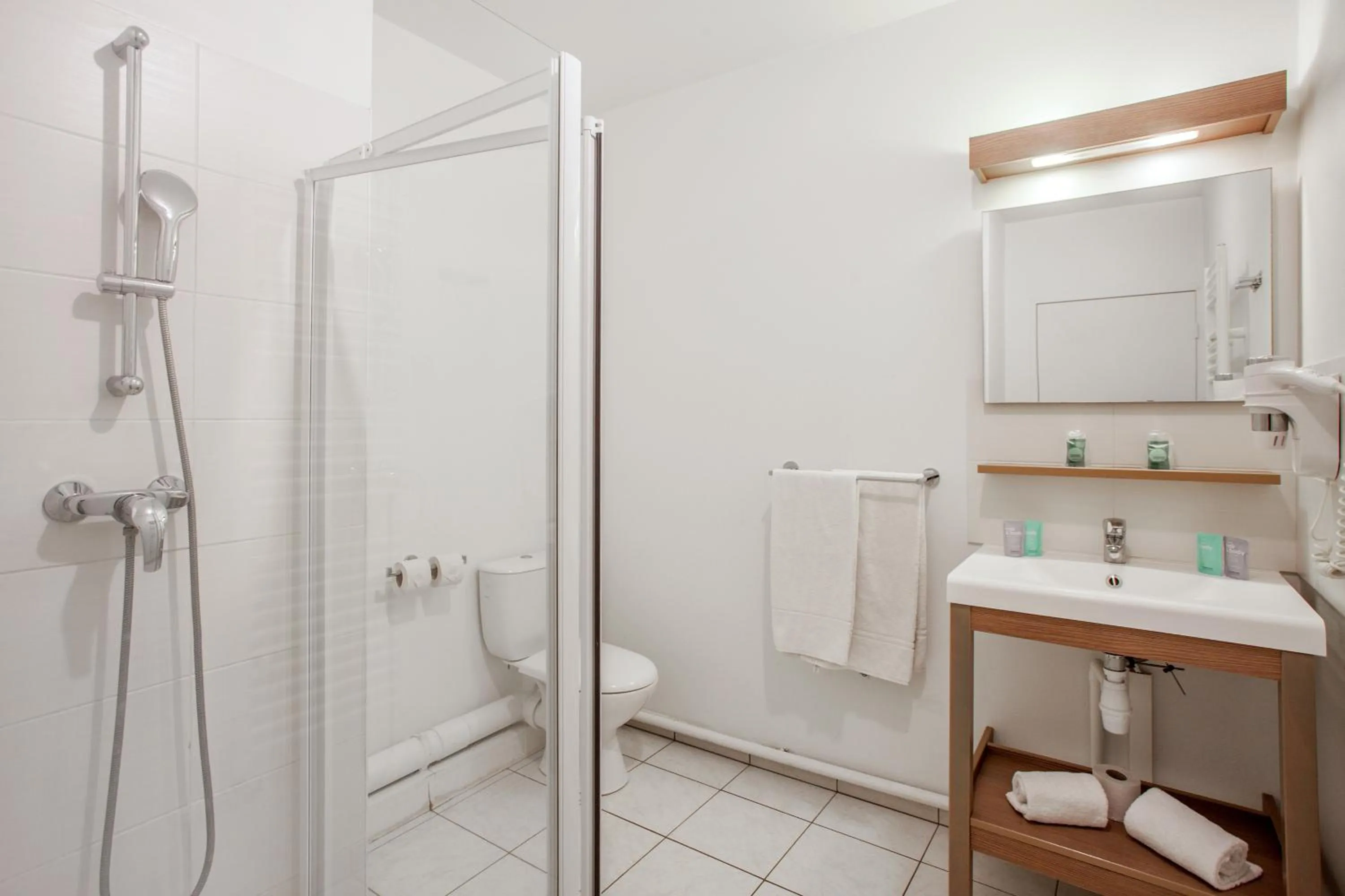 Shower in Appart'City Classic Annemasse Centre - Pays de Genève