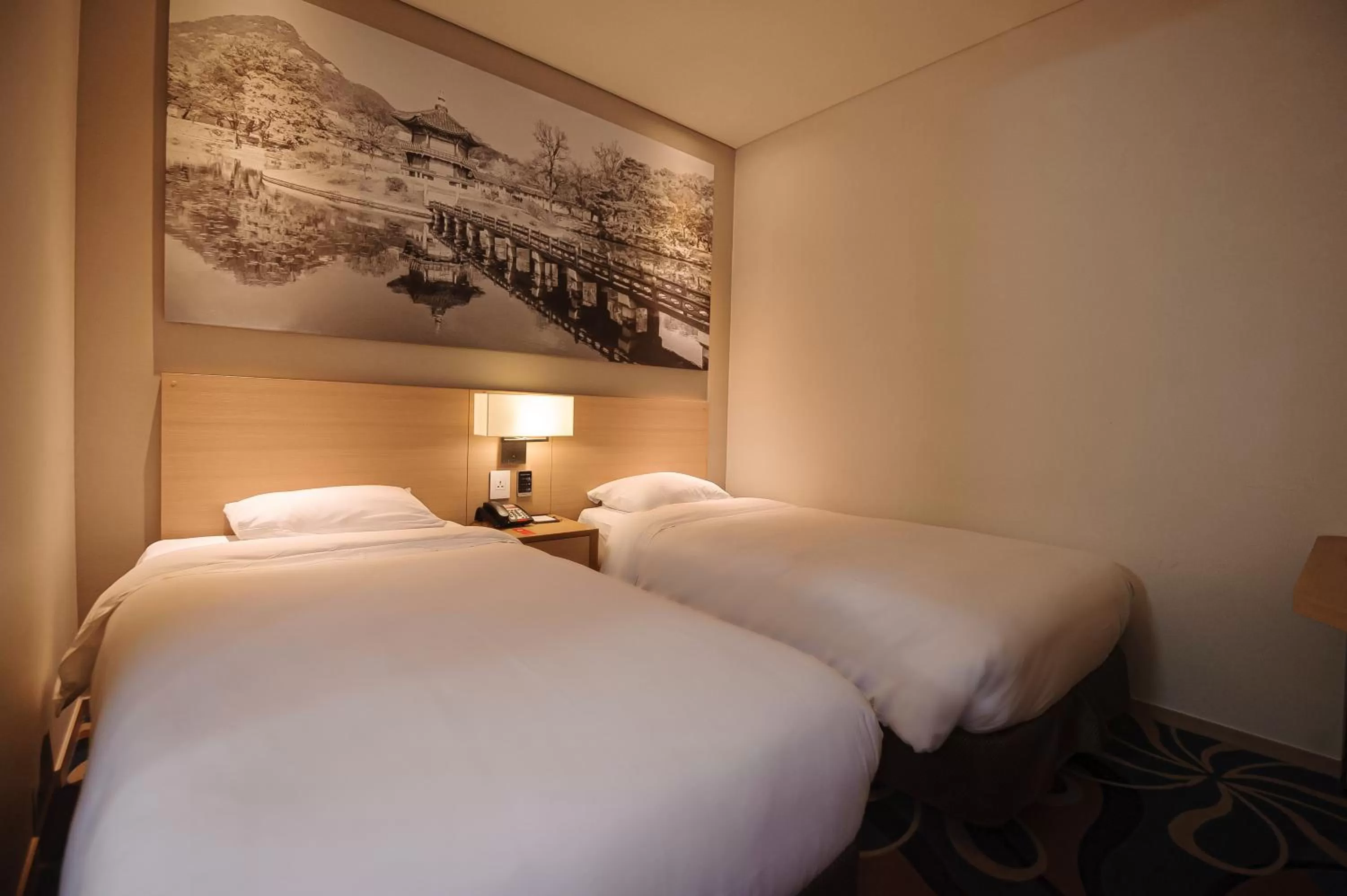 Bed in Travelodge Myeongdong Euljiro
