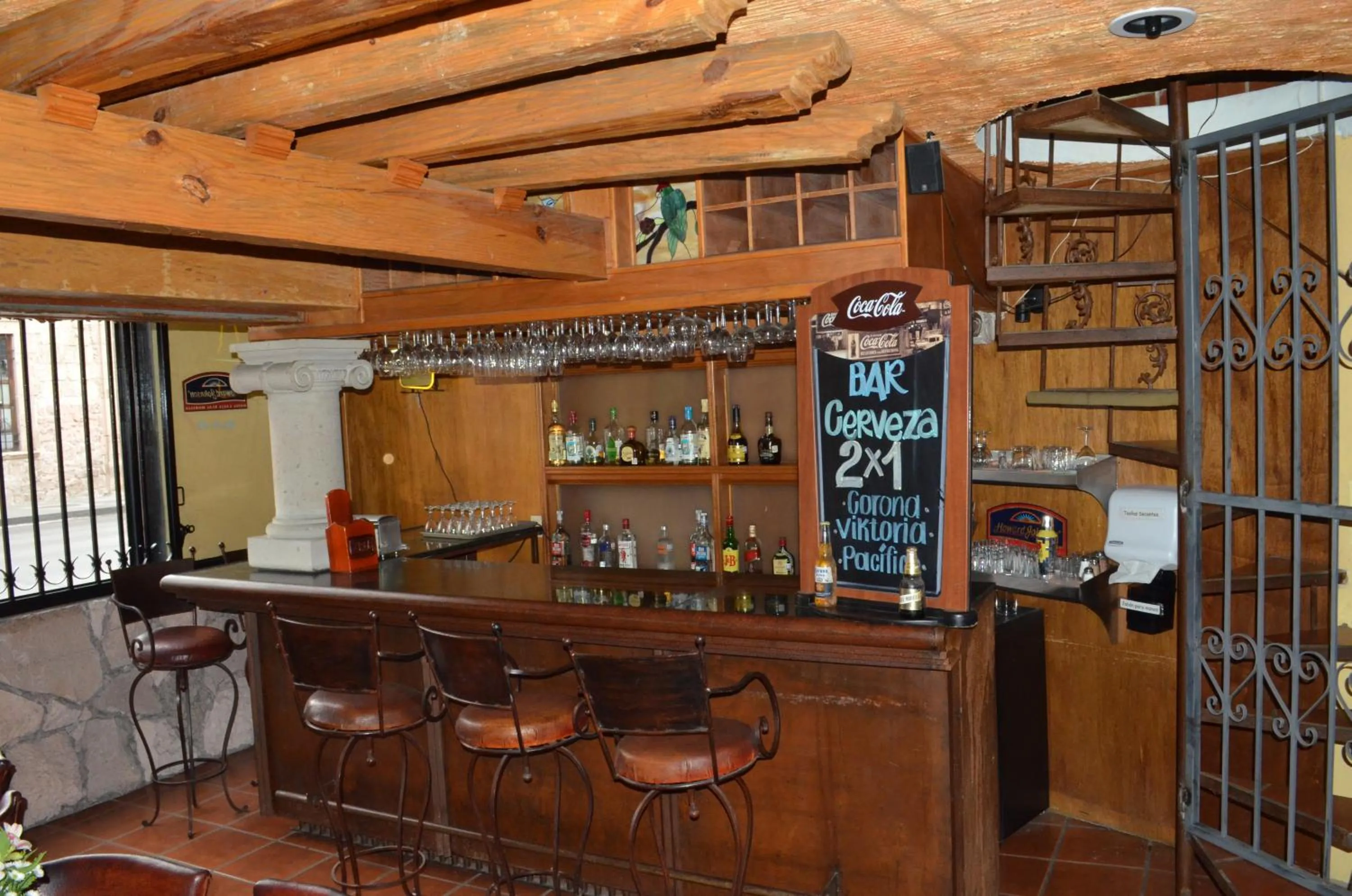 Lounge or bar in Howard Johnson by Wyndham Morelia Calle Real