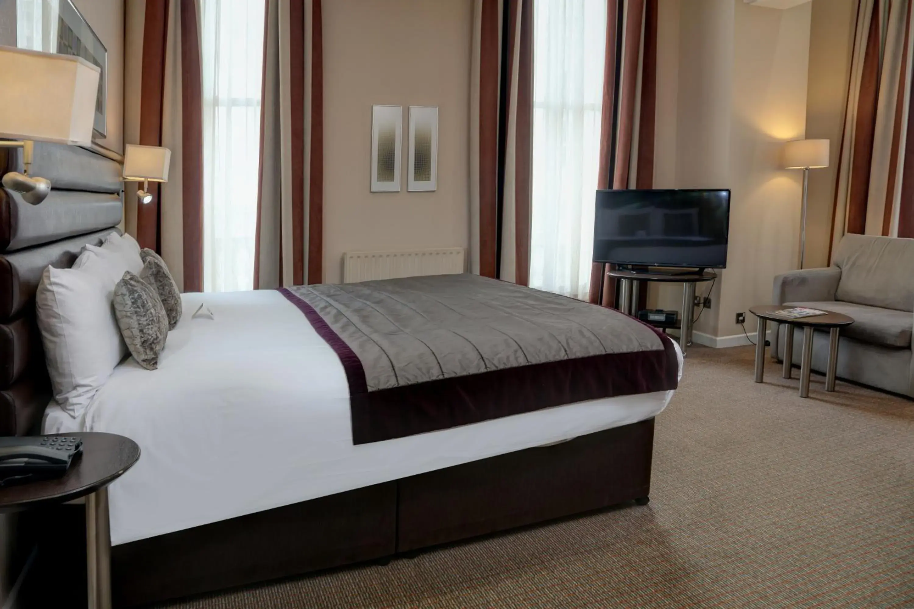 Deluxe Double Room in Corus Hyde Park Hotel Deluxe Double Room in Corus Hyde Park Hotel