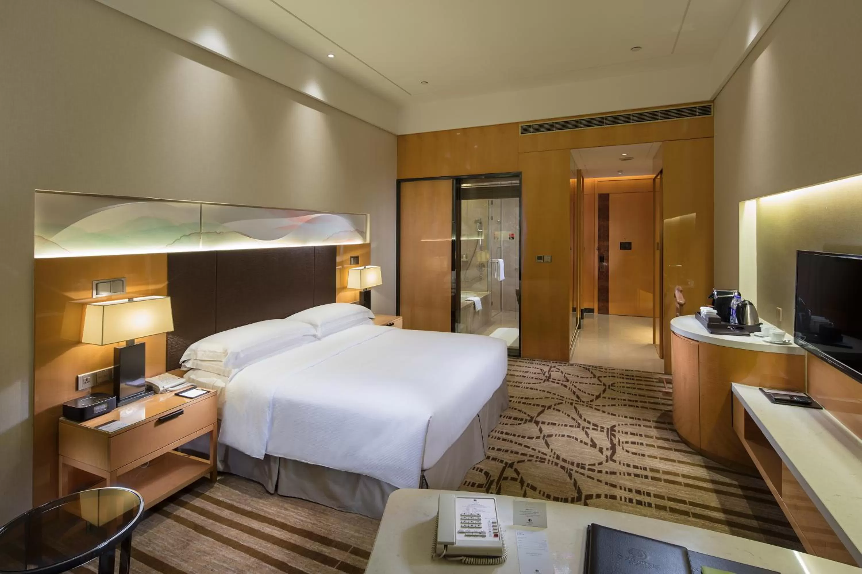 Bed in DoubleTree by Hilton Hangzhou East