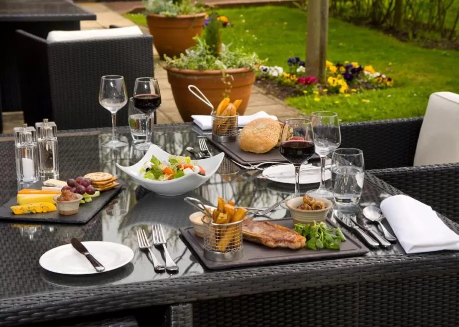 Restaurant/places to eat in Marks Tey Hotel Colchester