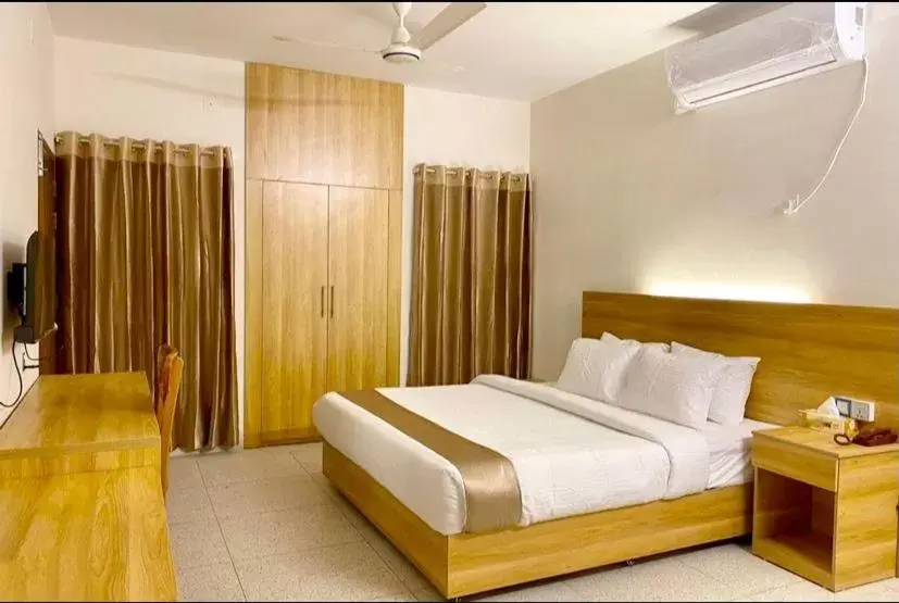 Crown Palace Residence Crown Palace Residence