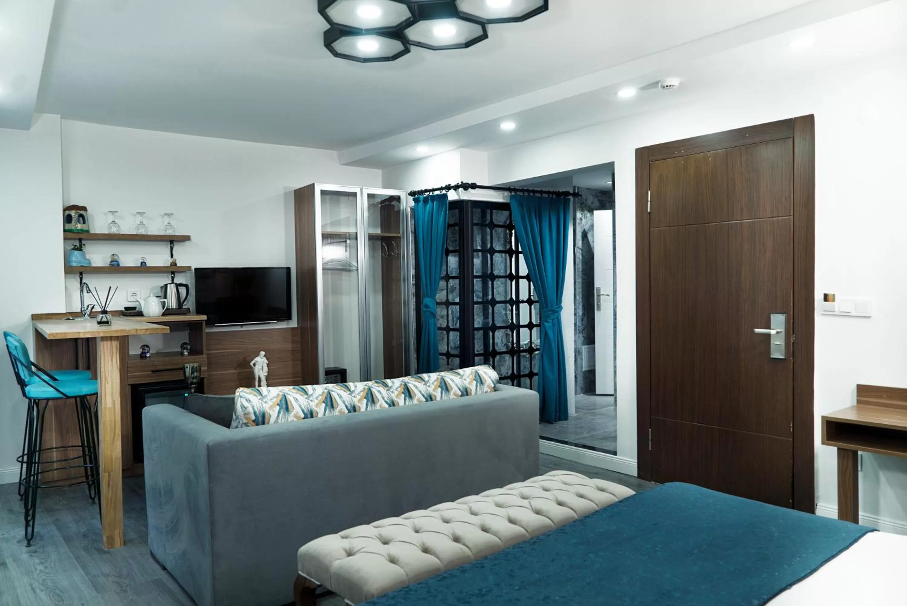 Shower in Taksim Yazıcı Residence