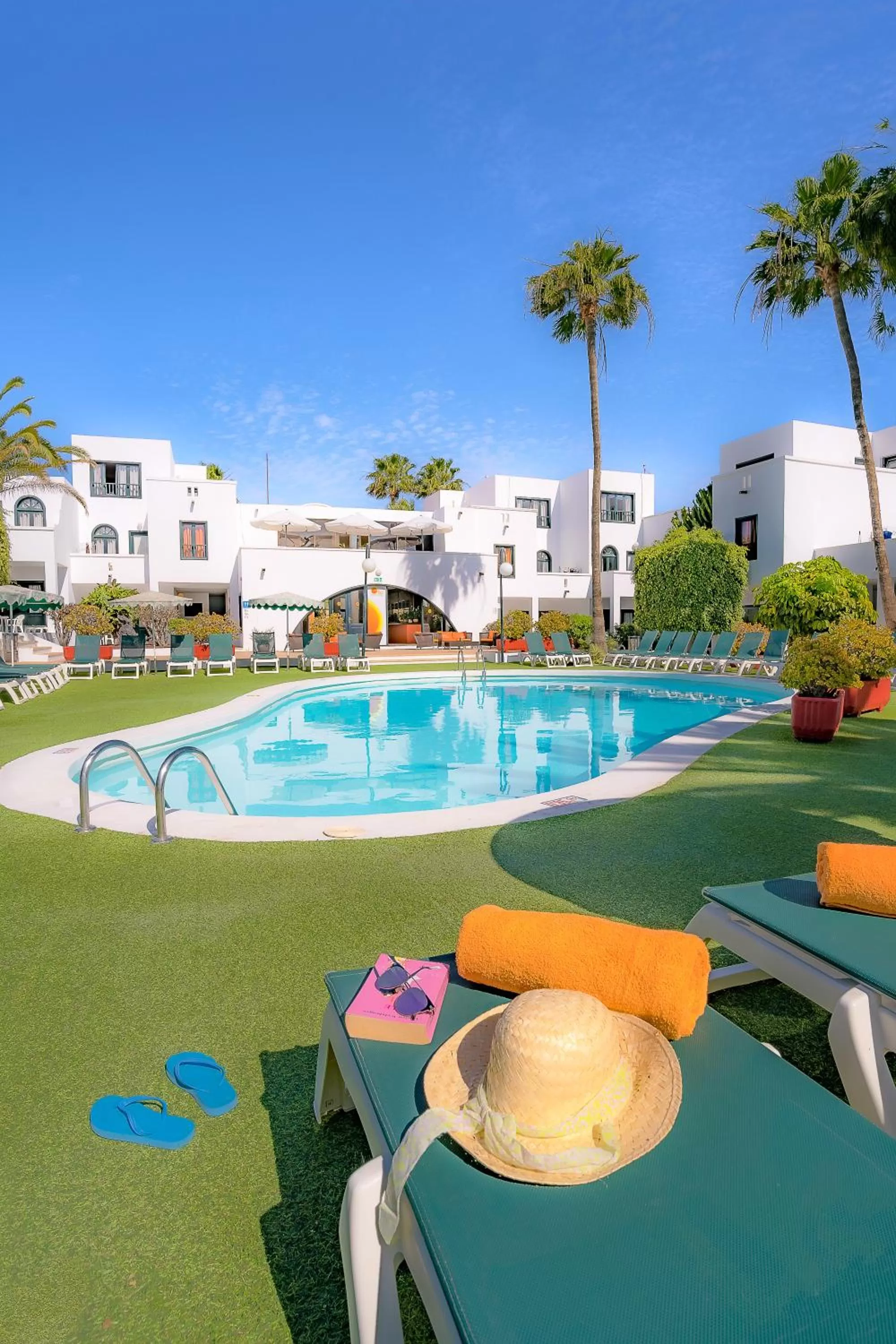 Swimming pool in Nazaret Sol