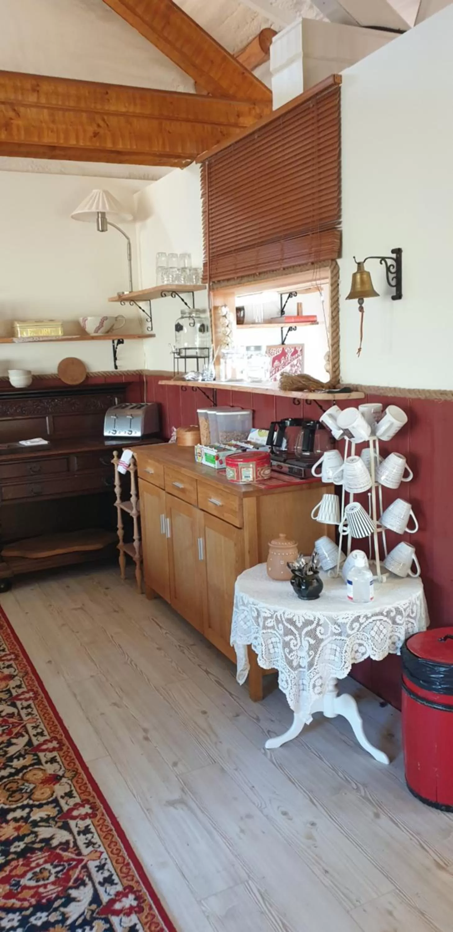 Meeting/conference room, Kitchen/Kitchenette in Woodstock B & B Studios