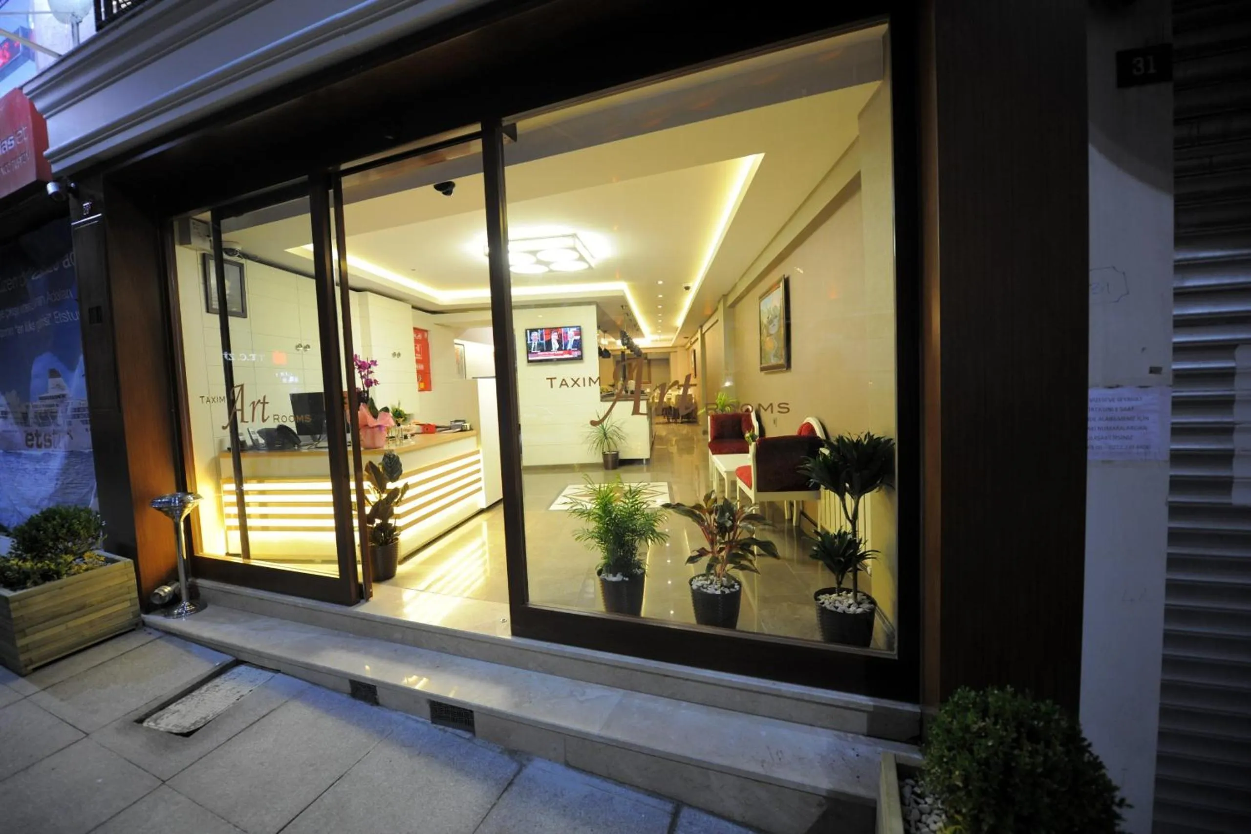 Facade/entrance in Rooms Inn Taxim