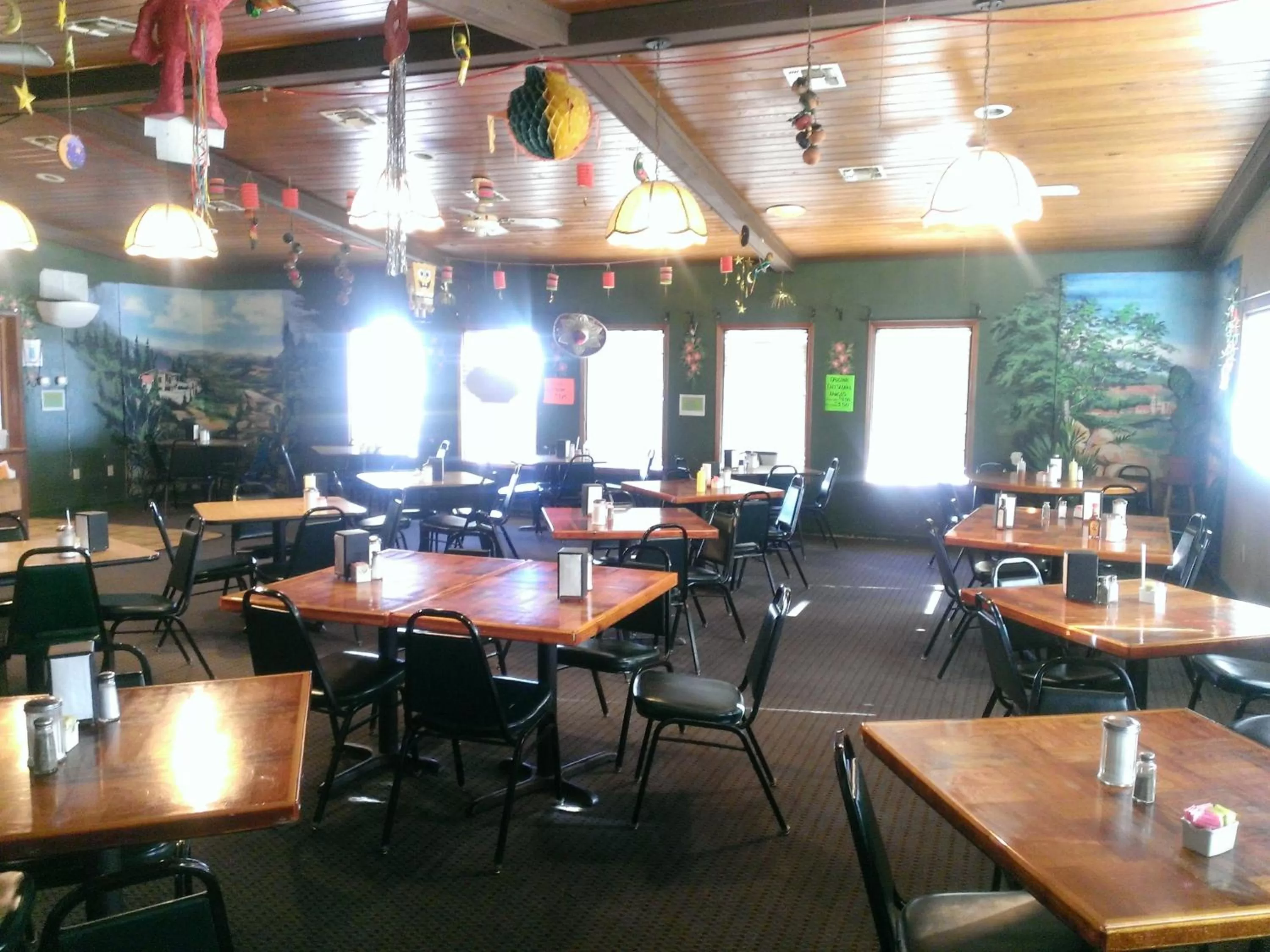 Restaurant/places to eat in Countryside Inn