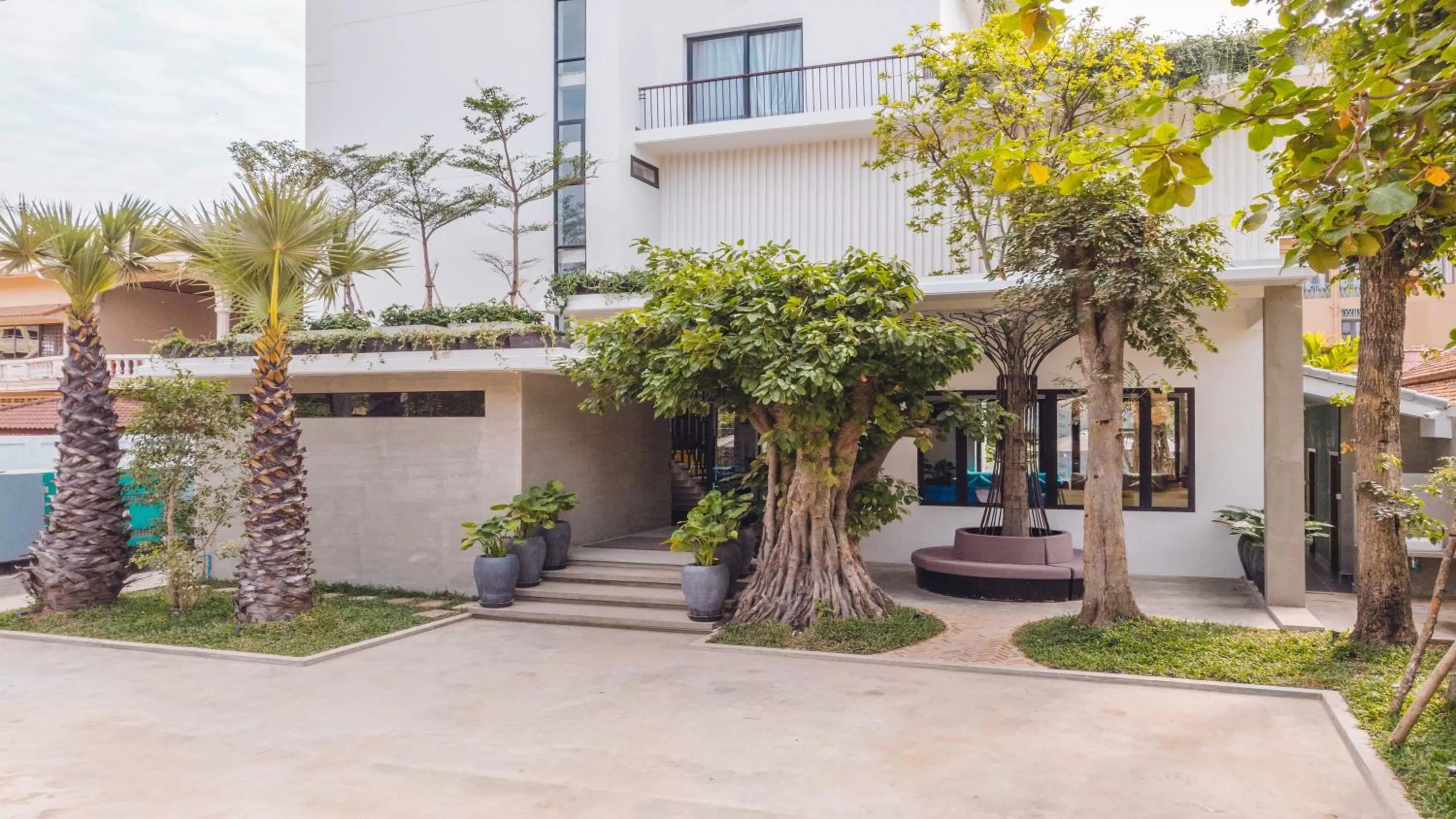 Facade/entrance in Angkor Aurora