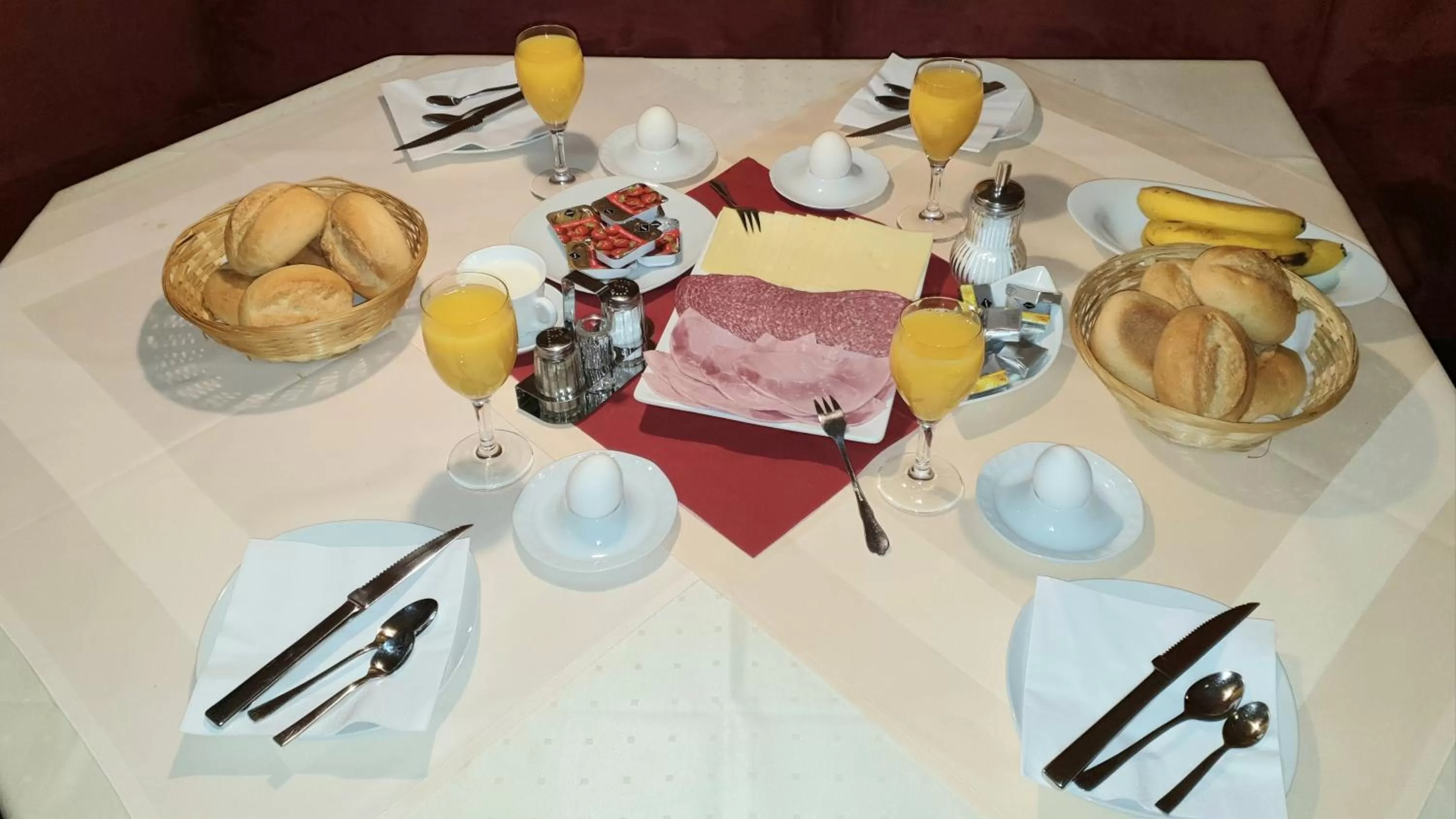 Breakfast in La Fontana