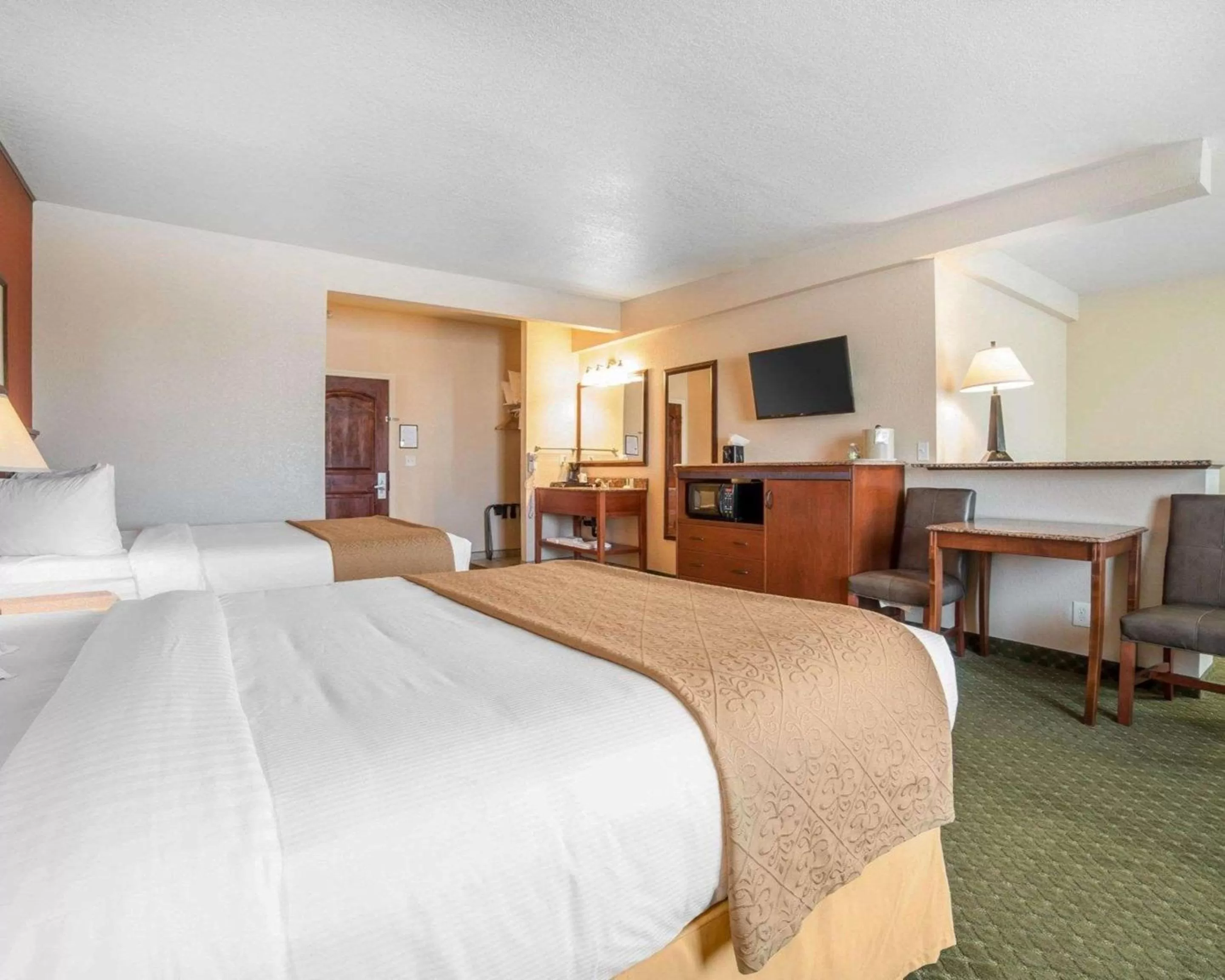 Photo of the whole room in Quality Inn Winnemucca - Model T Casino
