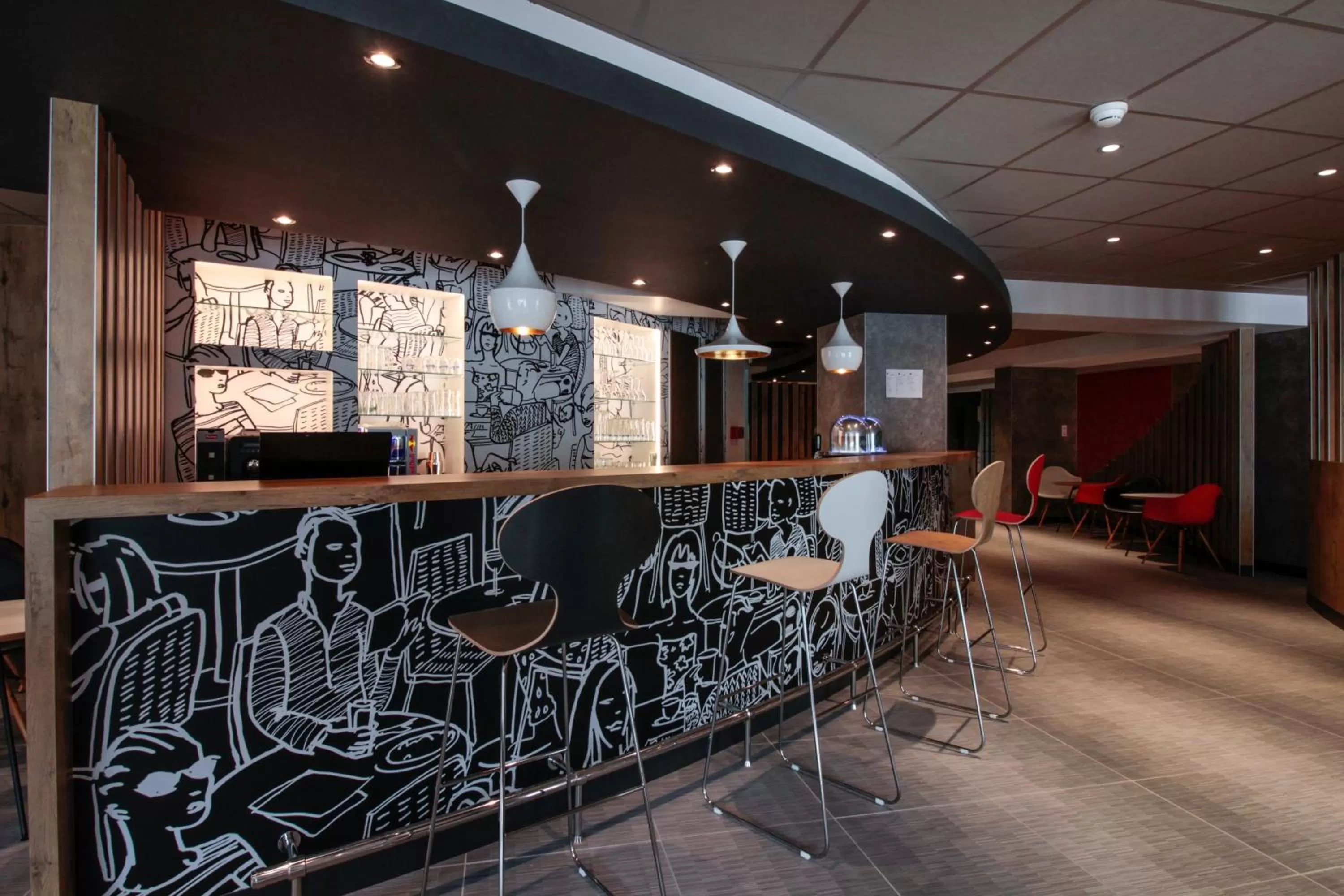 Lounge or bar in ibis Cahors