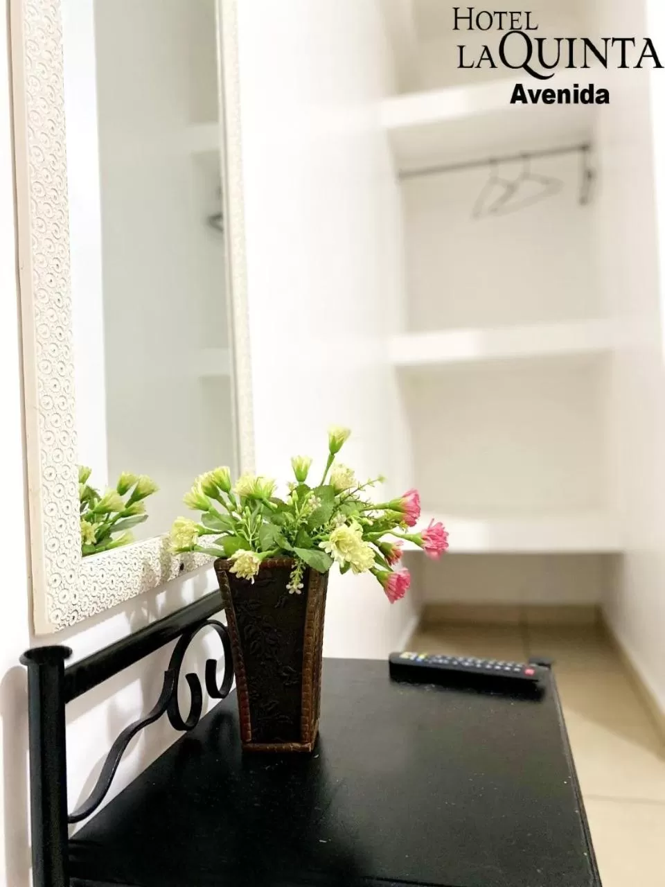 wardrobe in Hotel Quinta Avenida