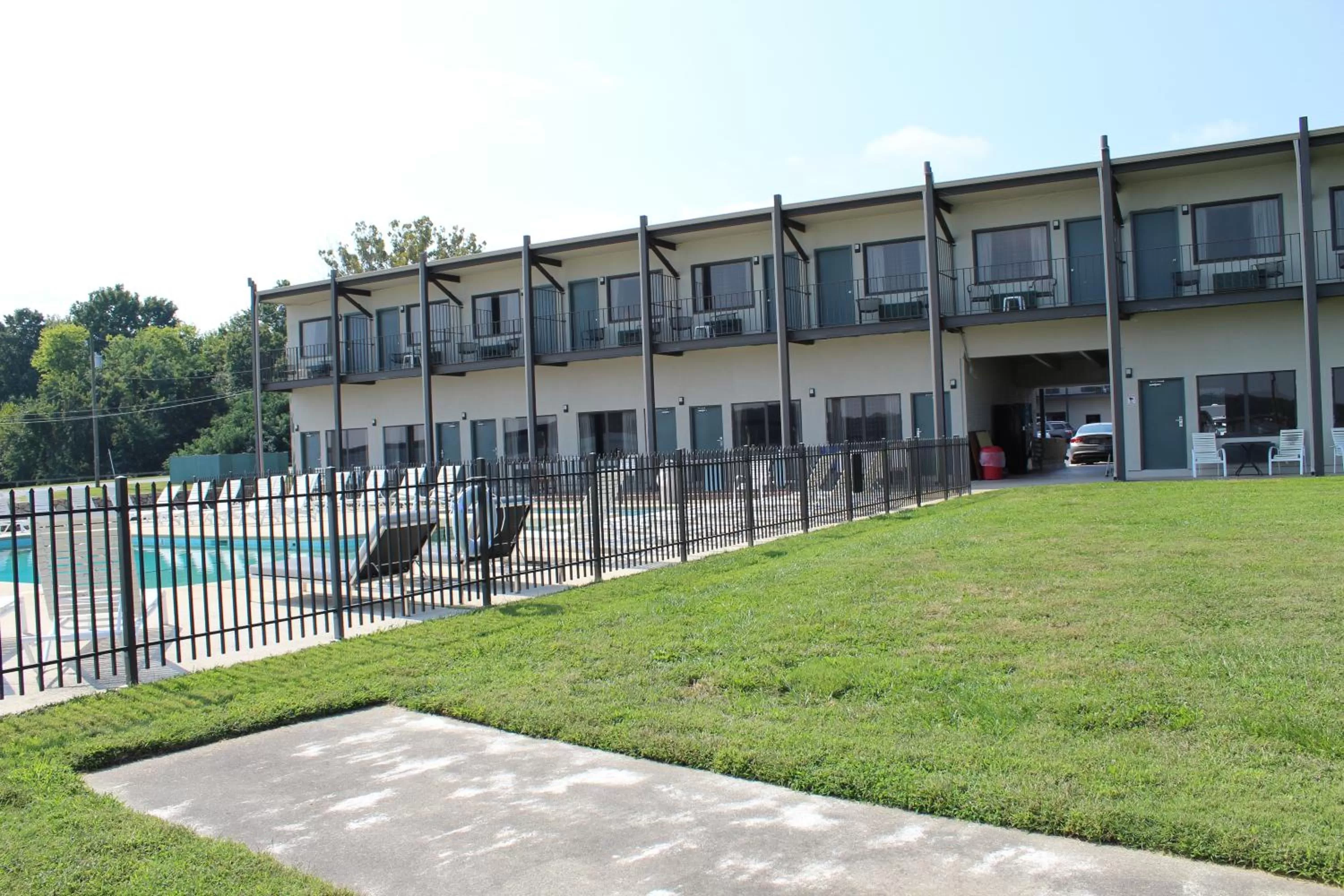 Property building in Quality Inn - On The Lake Clarksville-Boydton