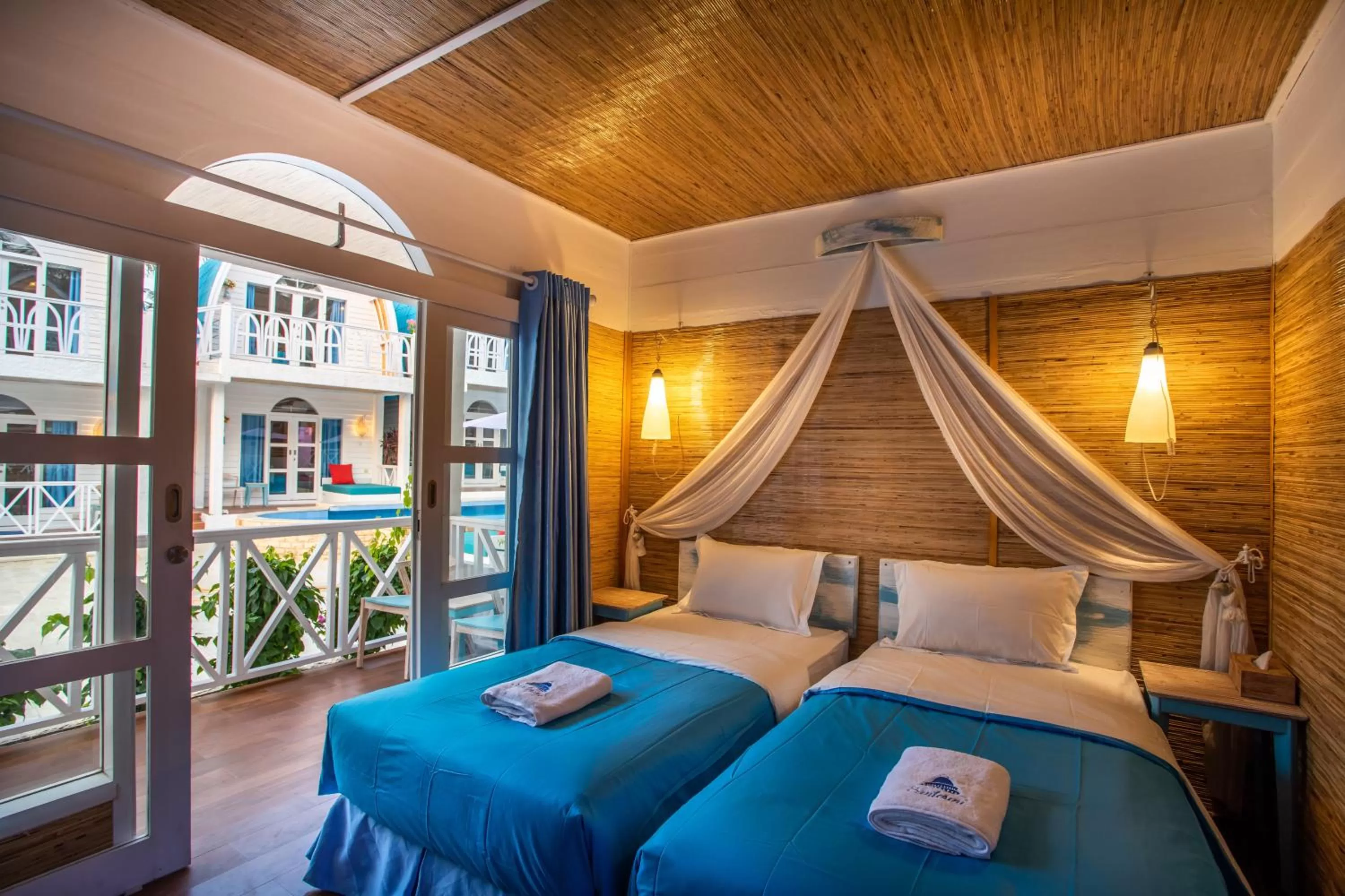 Bedroom, Bed in Santorini Beach Resort